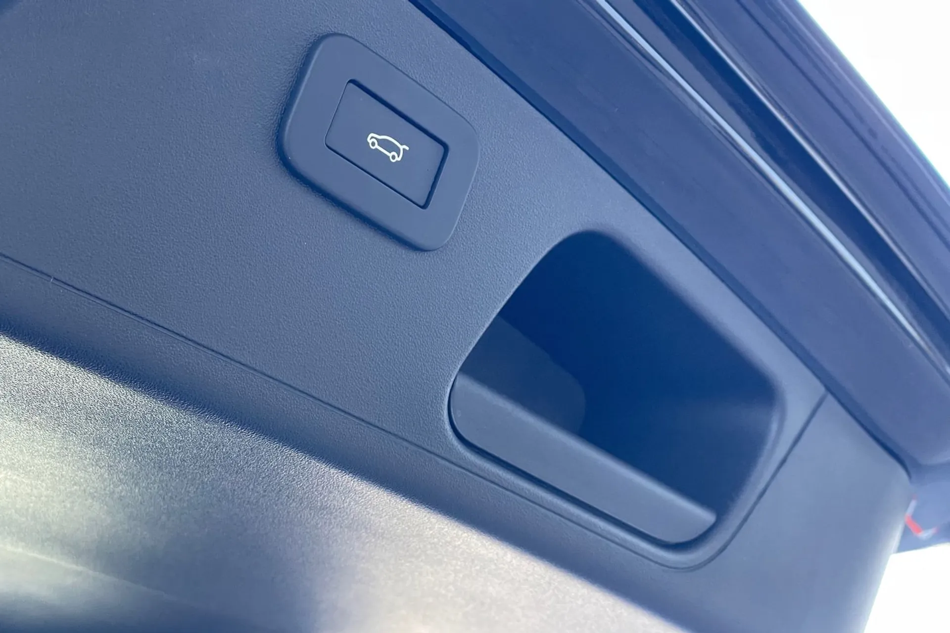 Jaguar E-PACE thumbnail image number 39