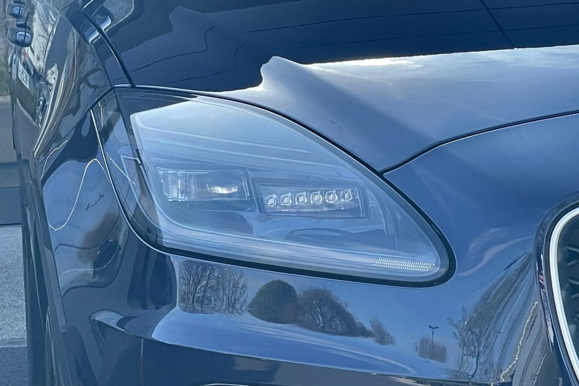 Jaguar E-PACE thumbnail image number 57