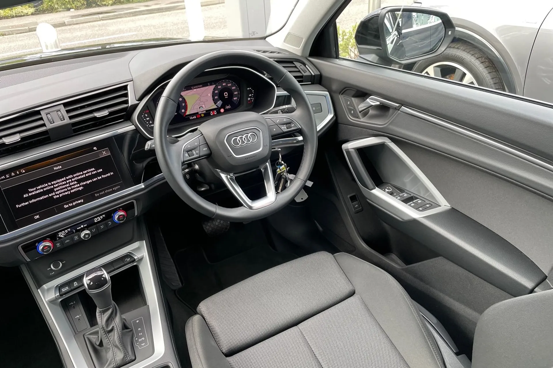 Audi Q3 thumbnail image number 38