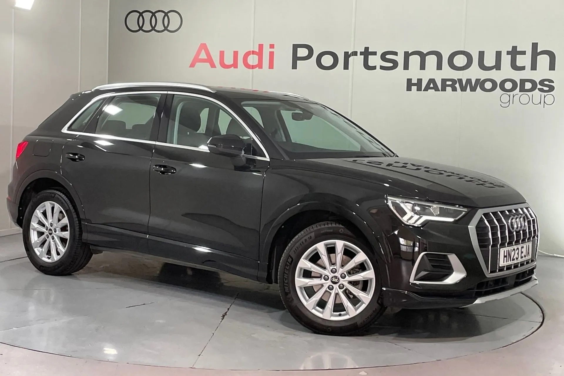 Audi Q3 focused image