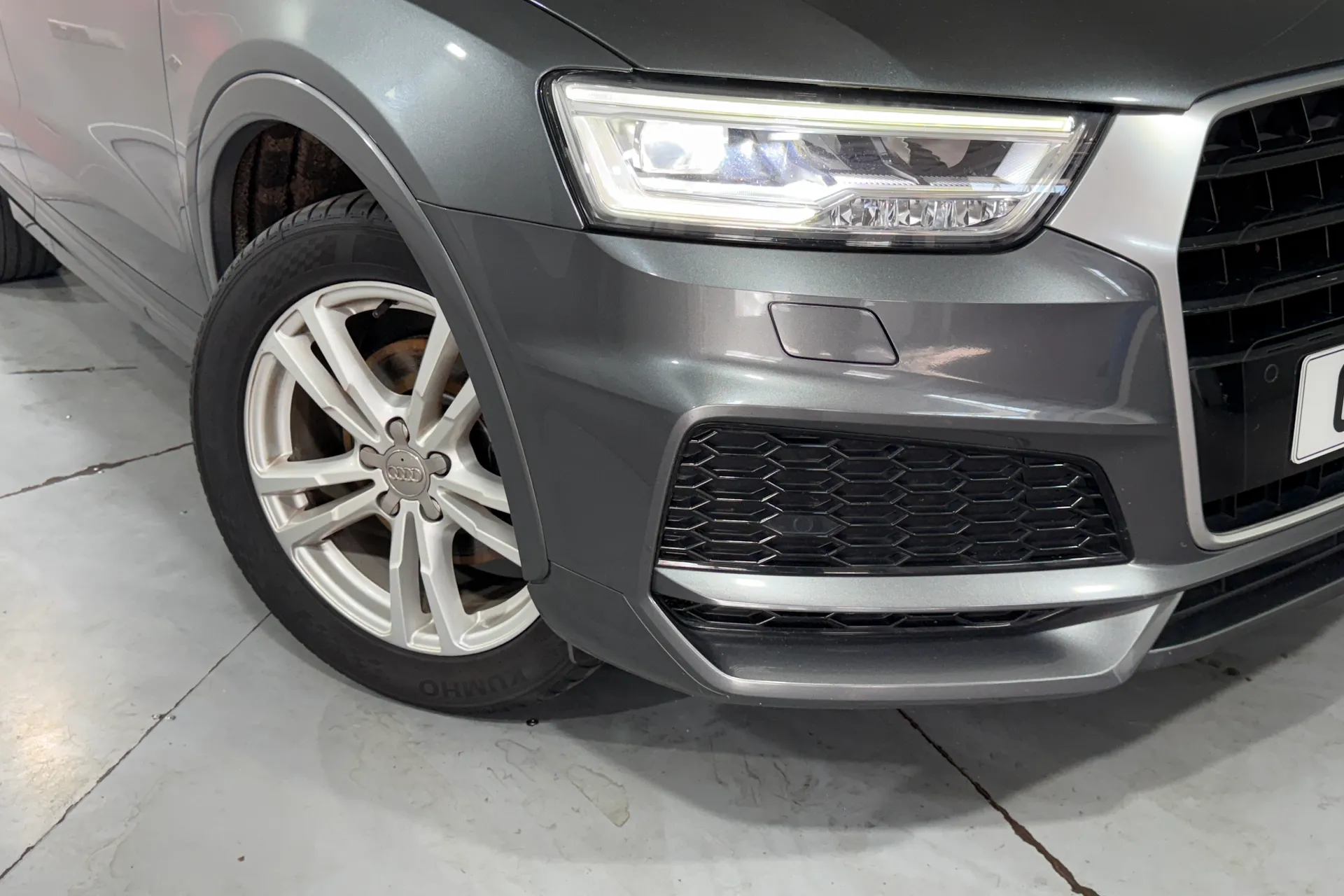 Audi Q3 thumbnail image number 6