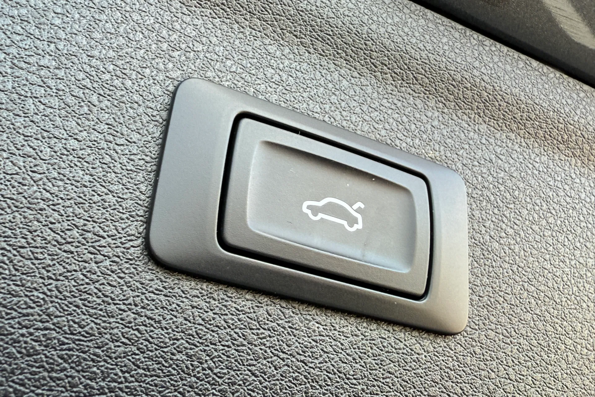 Audi Q3 thumbnail image number 19