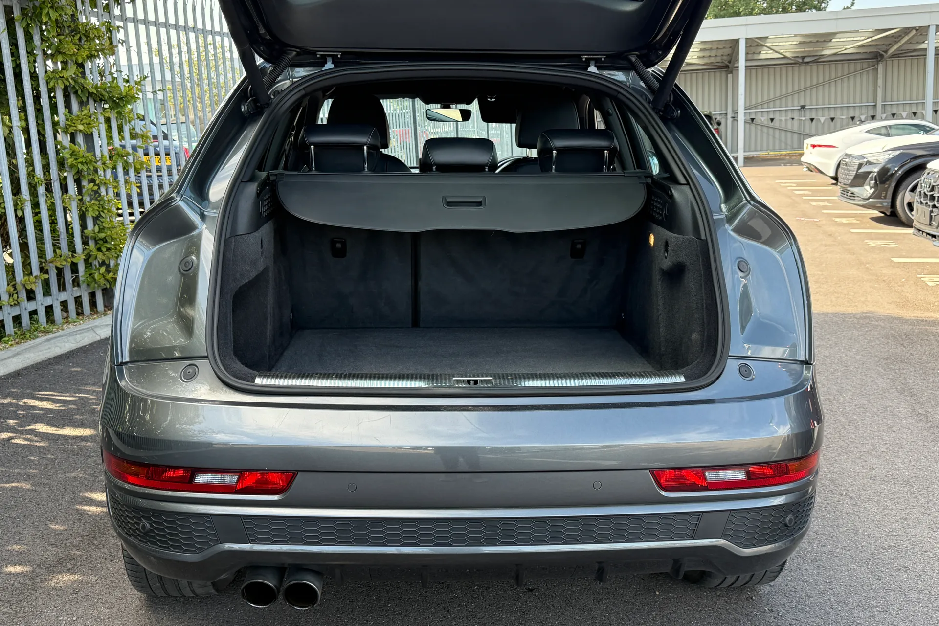 Audi Q3 thumbnail image number 18