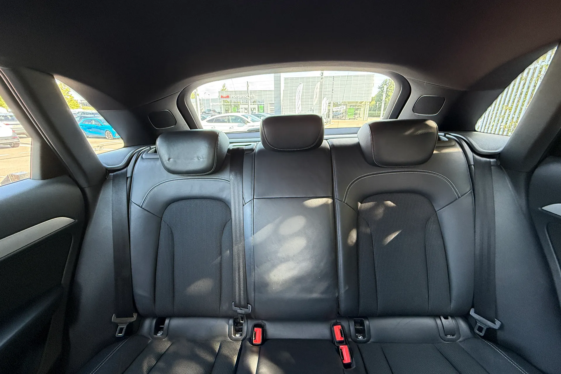 Audi Q3 thumbnail image number 28