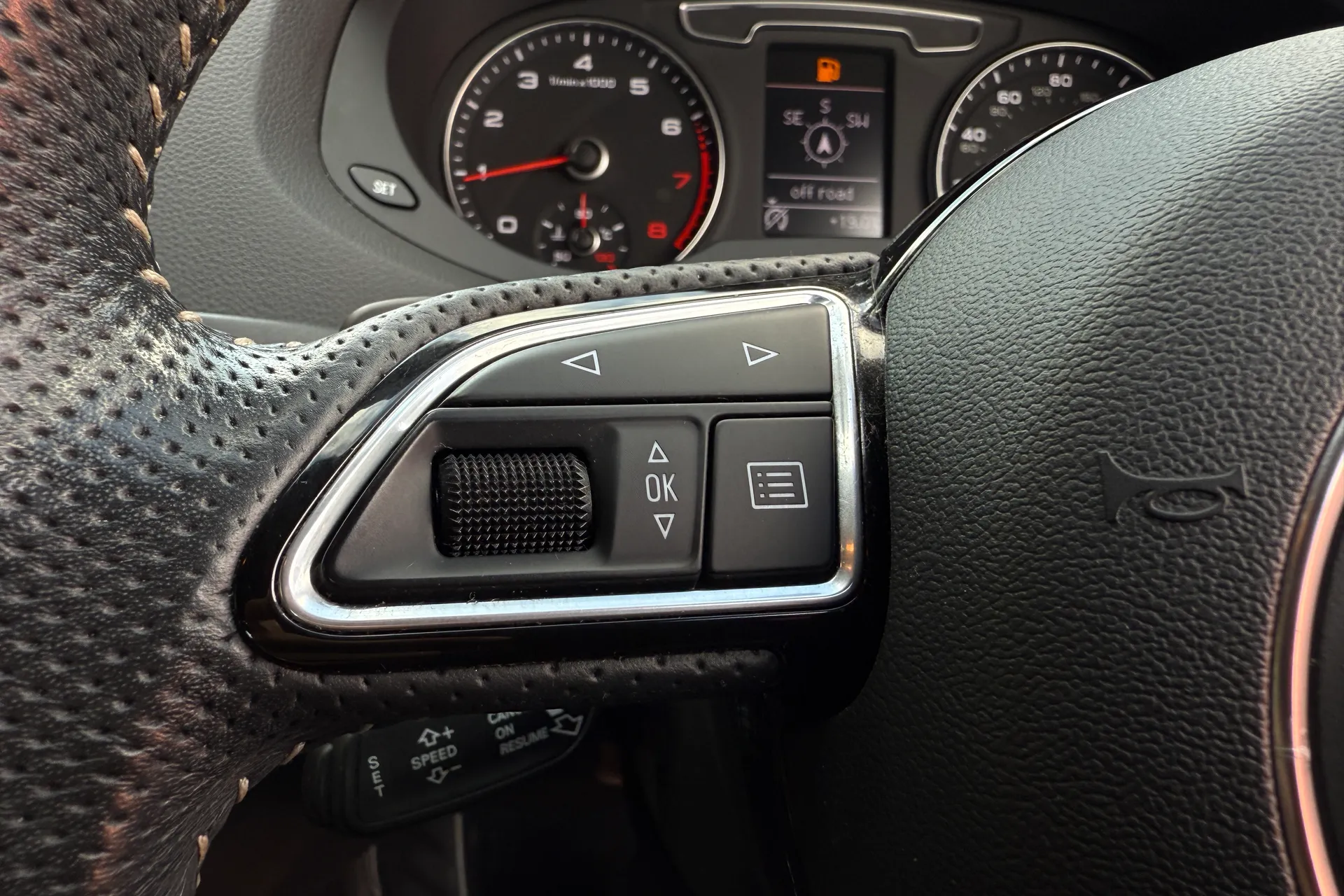 Audi Q3 thumbnail image number 33