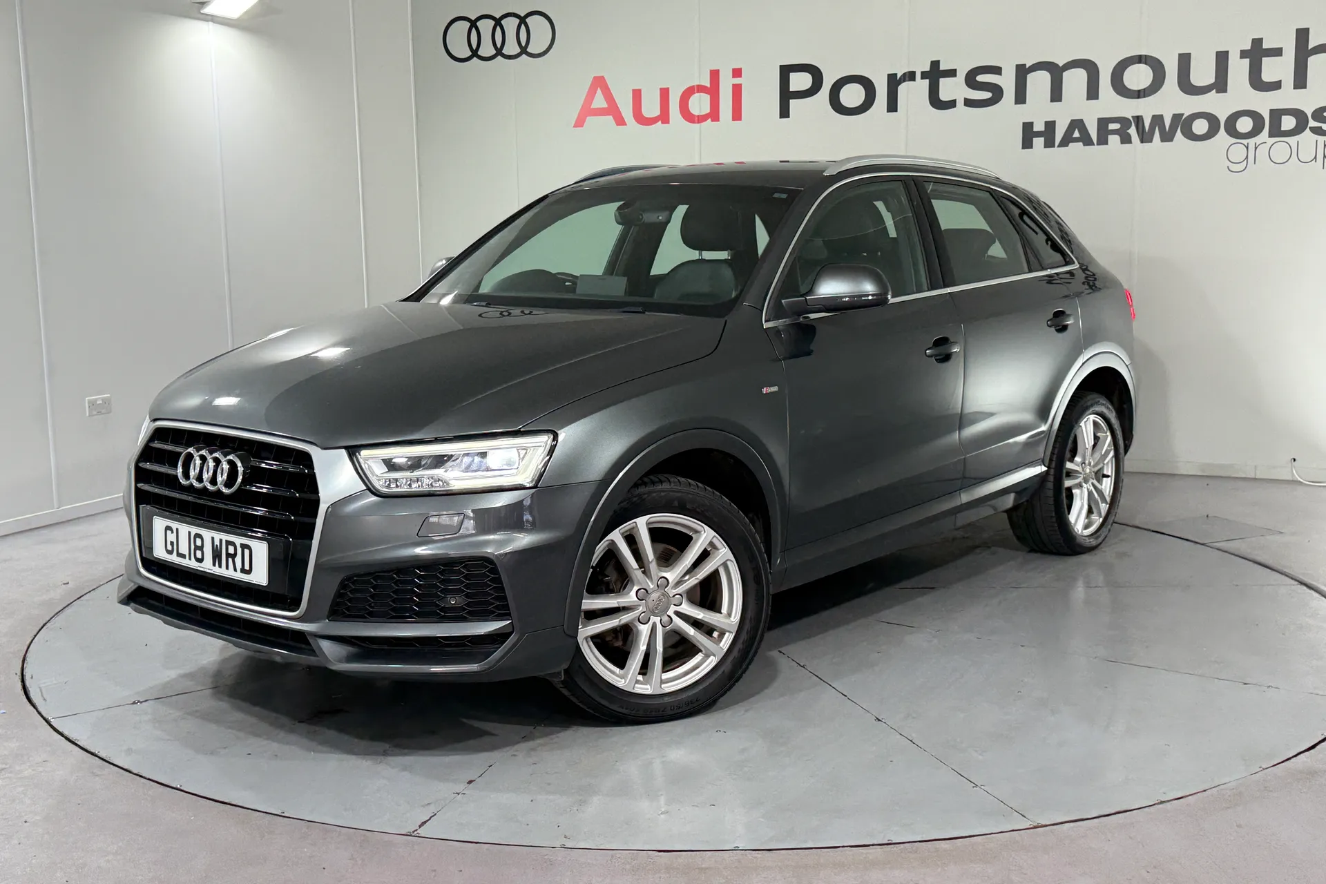 Audi Q3 thumbnail image number 11