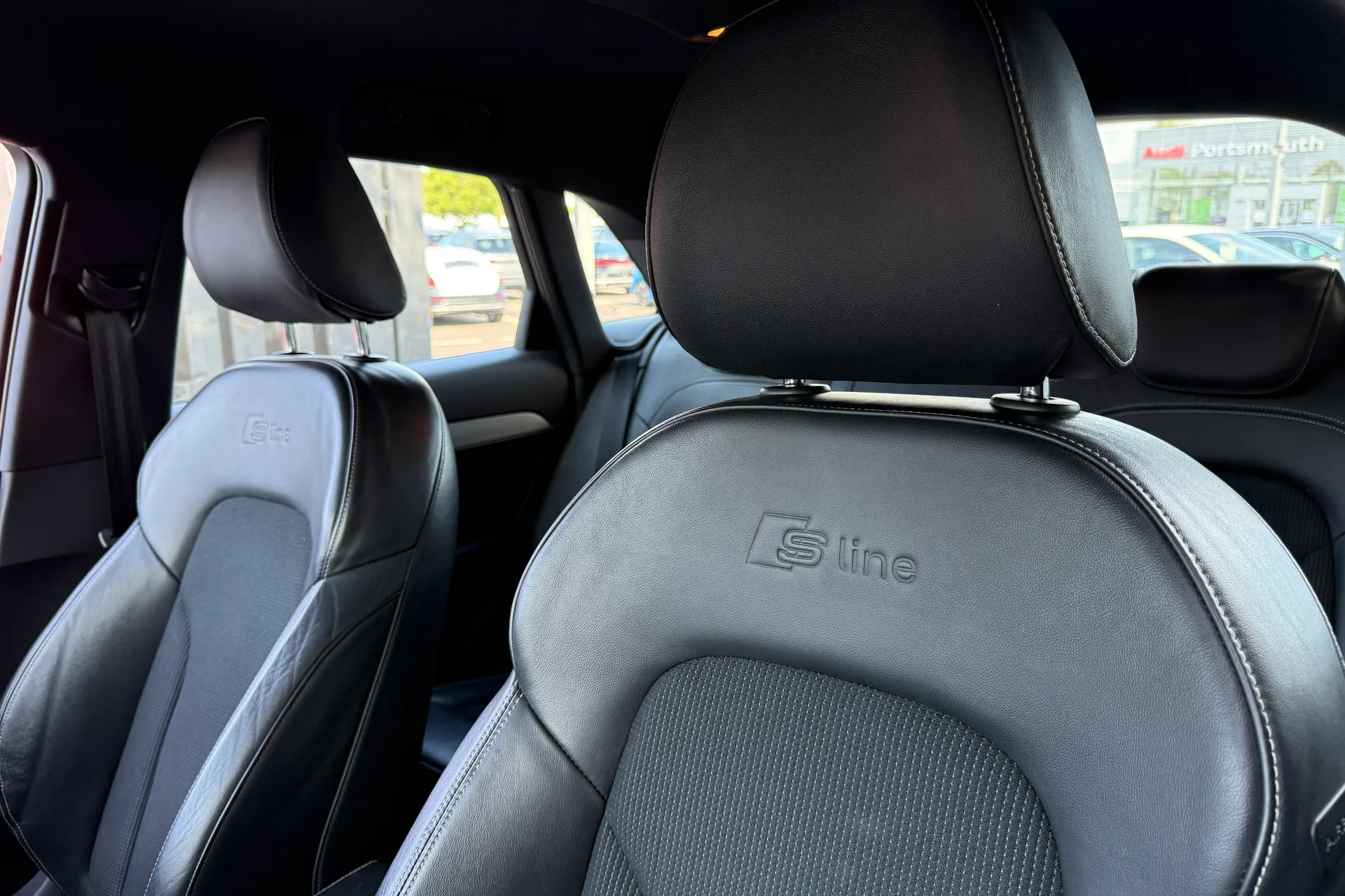 Audi Q3 thumbnail image number 27