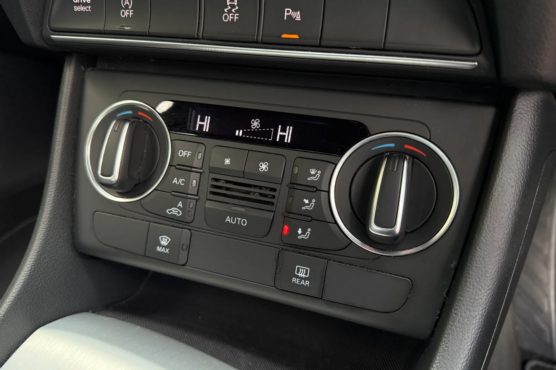 Audi Q3 thumbnail image number 35