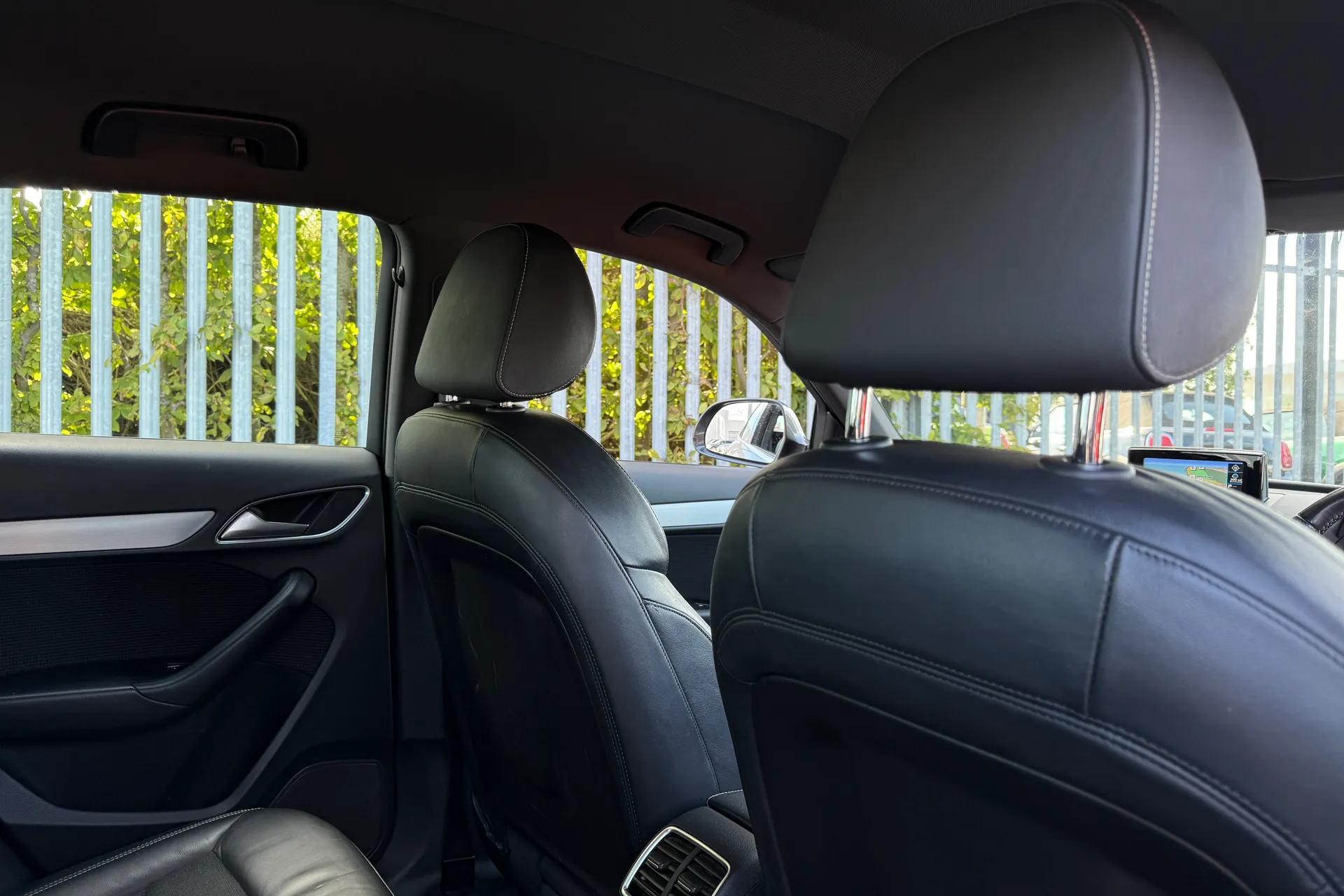 Audi Q3 thumbnail image number 22