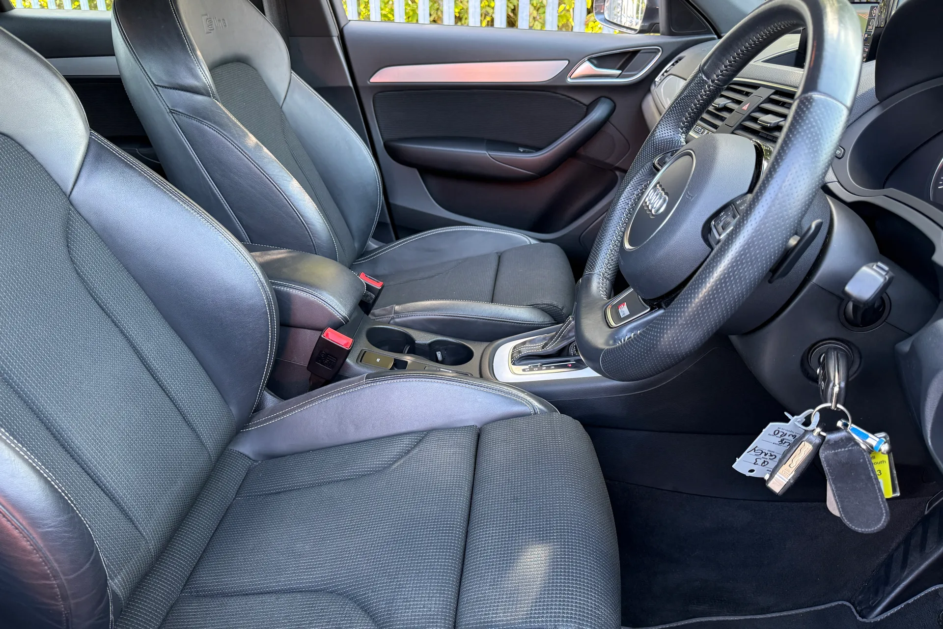 Audi Q3 thumbnail image number 23