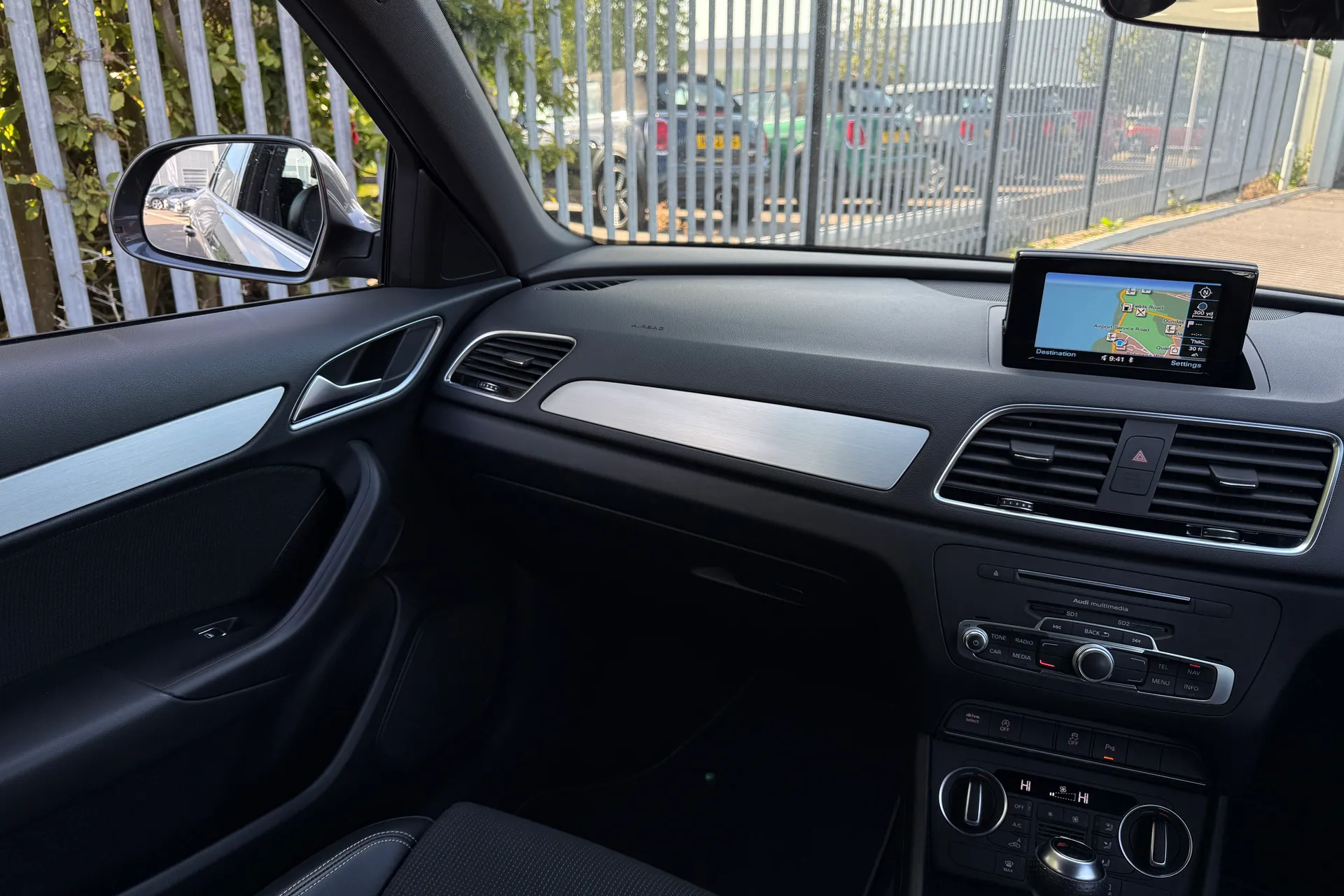 Audi Q3 thumbnail image number 29