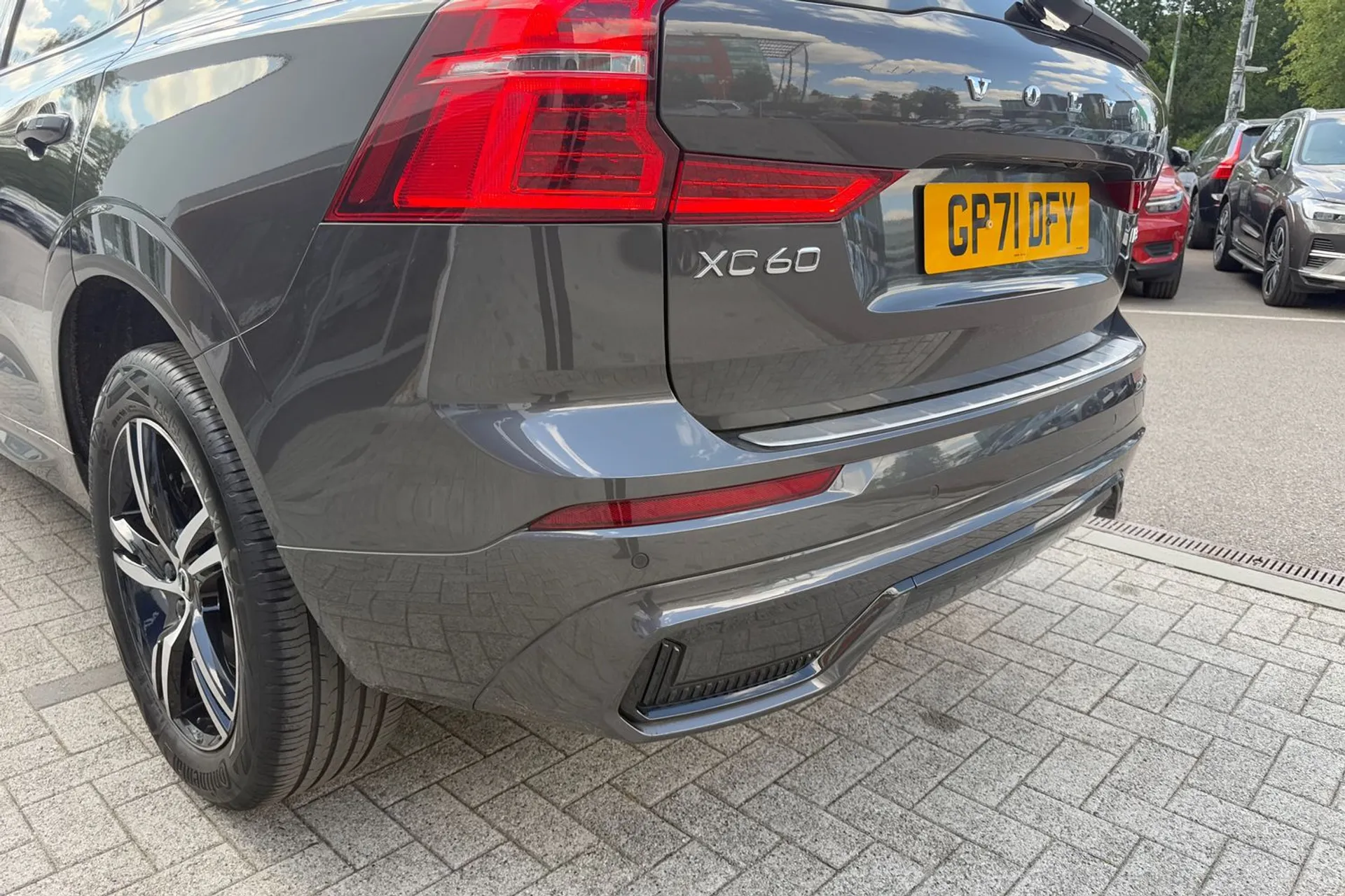 Volvo XC60 thumbnail image number 17