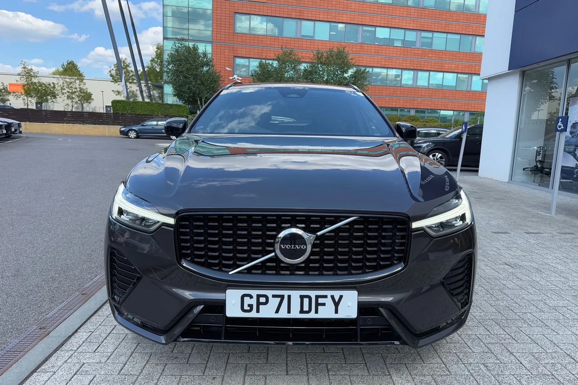 Volvo XC60 thumbnail image number 12