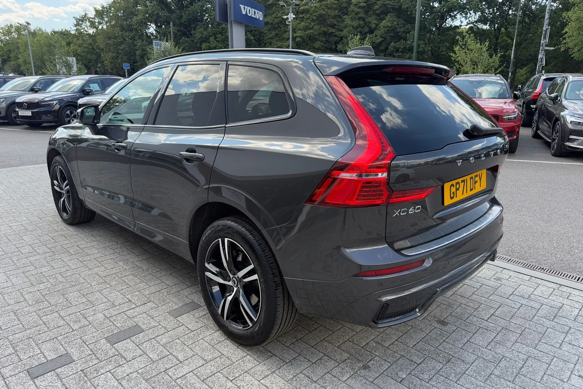 Volvo XC60 thumbnail image number 9