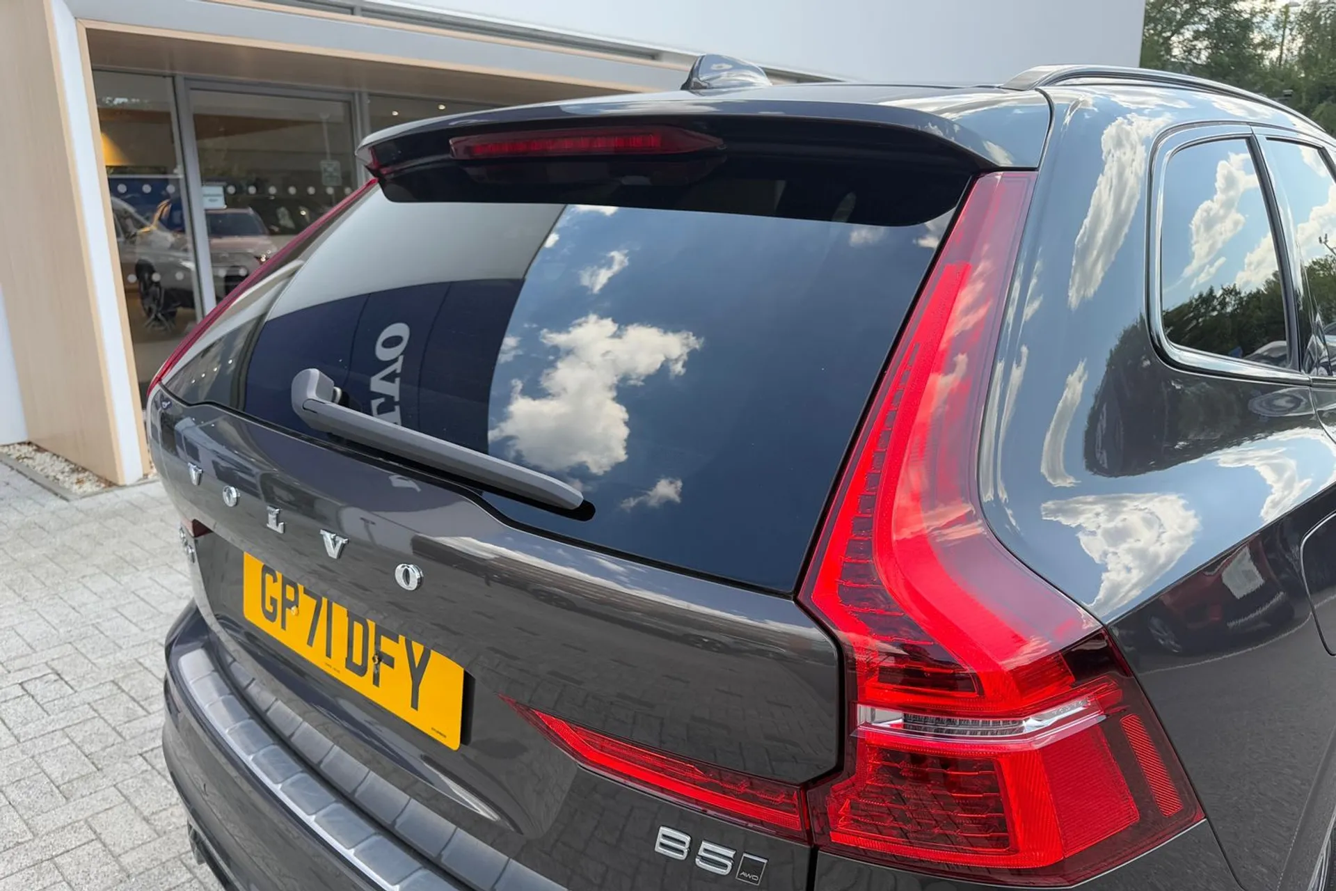 Volvo XC60 thumbnail image number 15