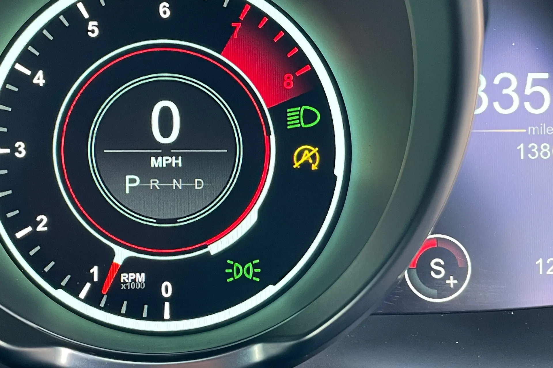 Aston Martin Vantage thumbnail image number 47