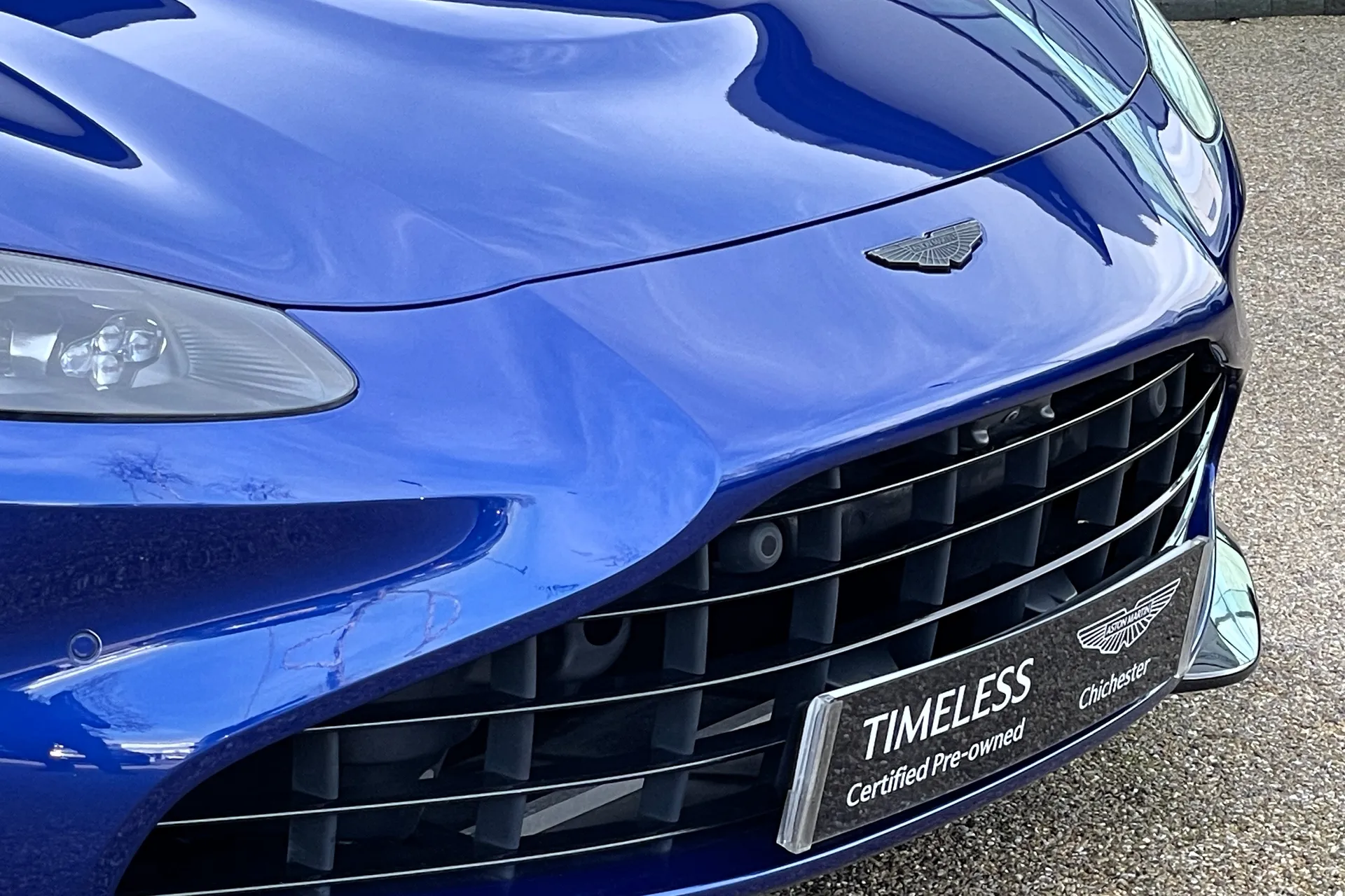 Aston Martin Vantage thumbnail image number 6