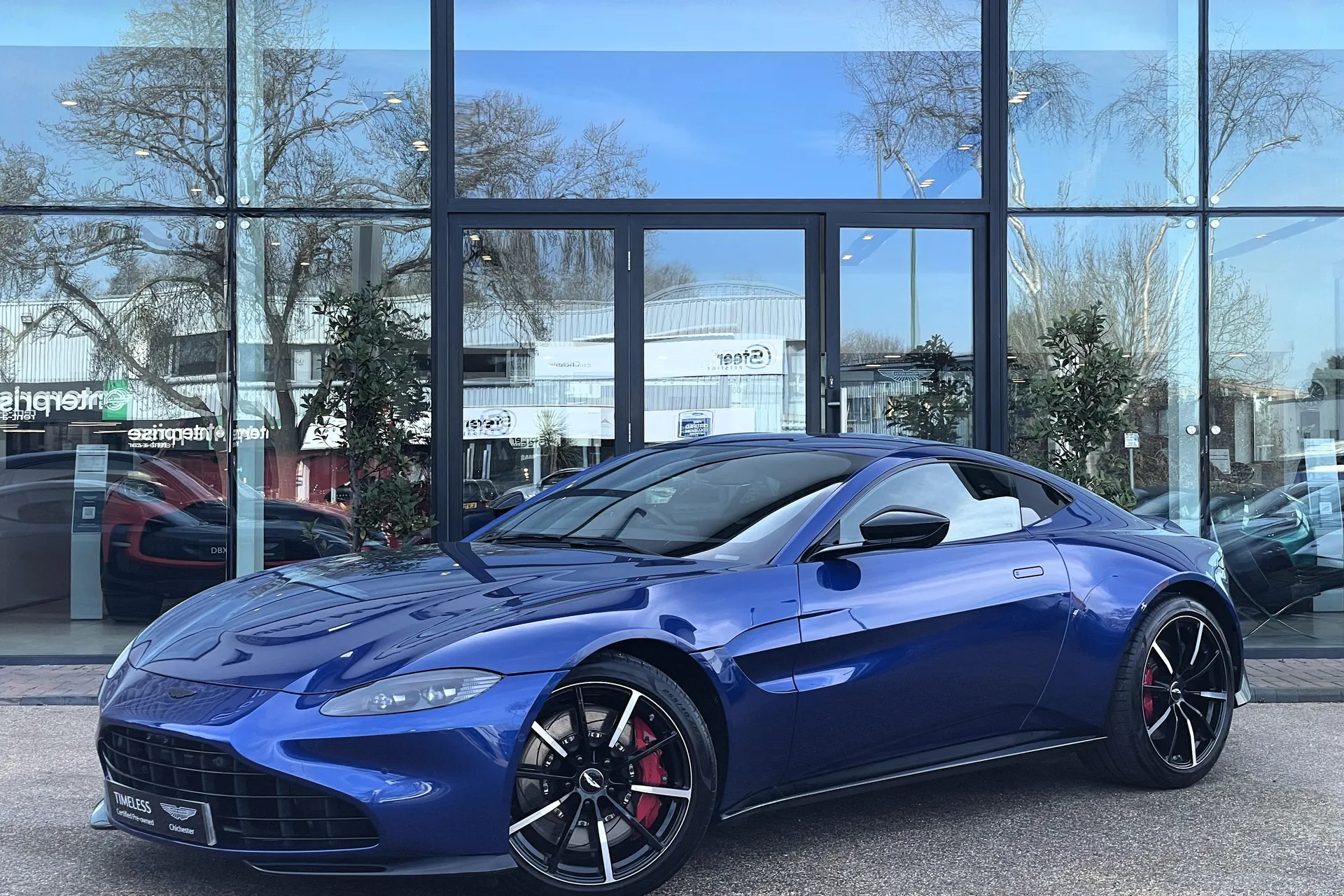 Aston Martin Vantage thumbnail image number 5