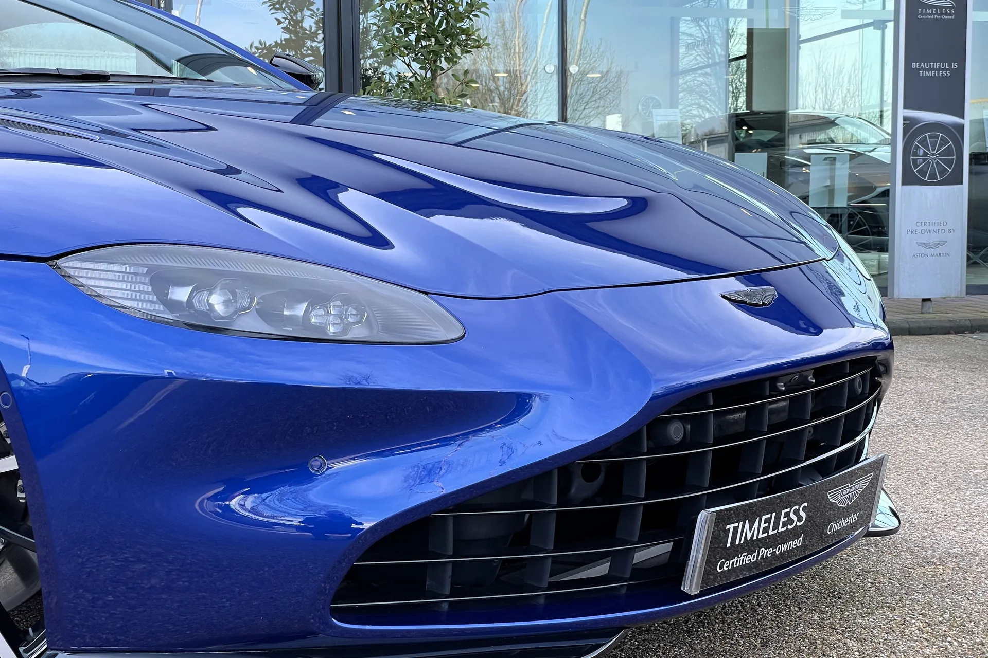 Aston Martin Vantage thumbnail image number 51