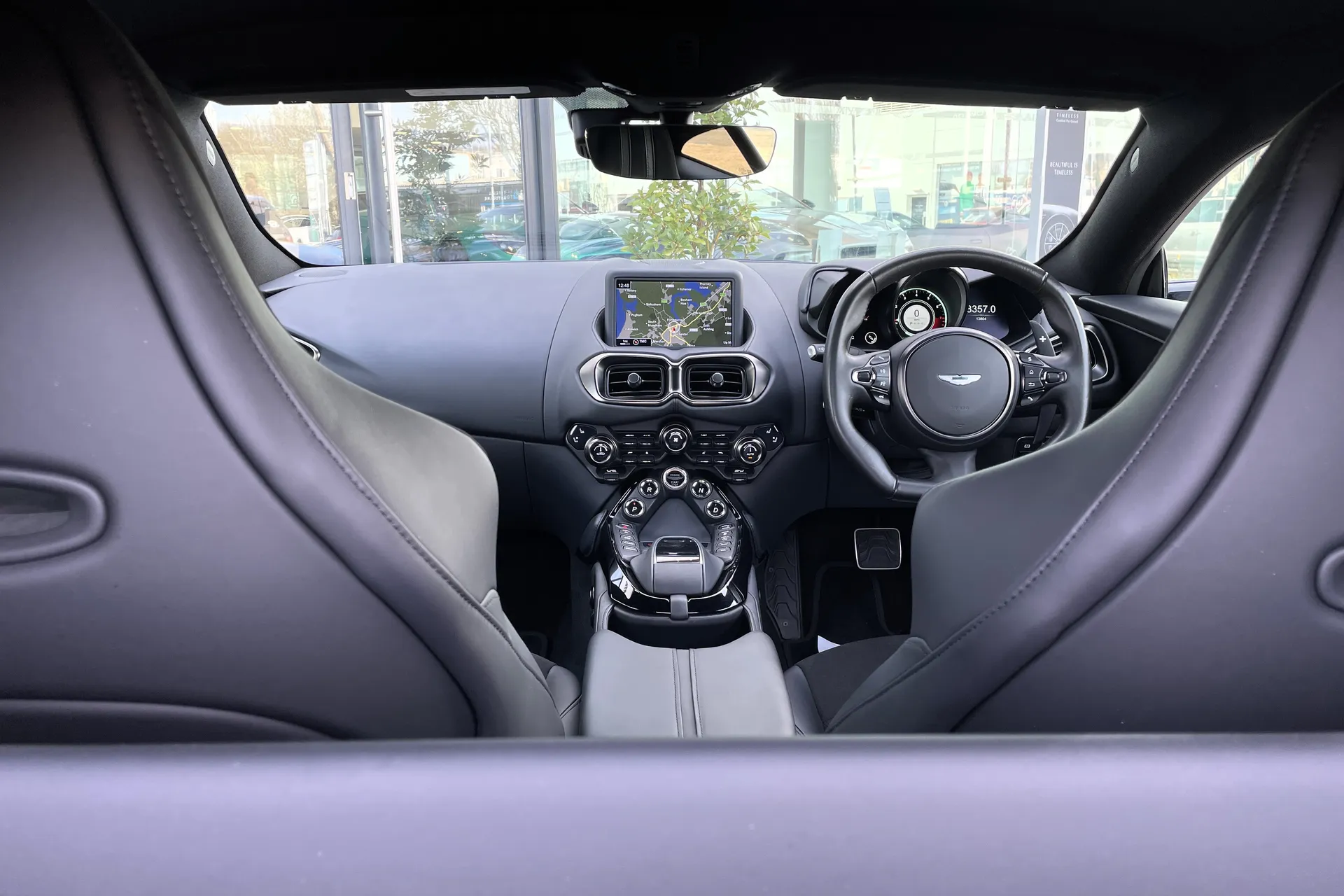 Aston Martin Vantage thumbnail image number 4