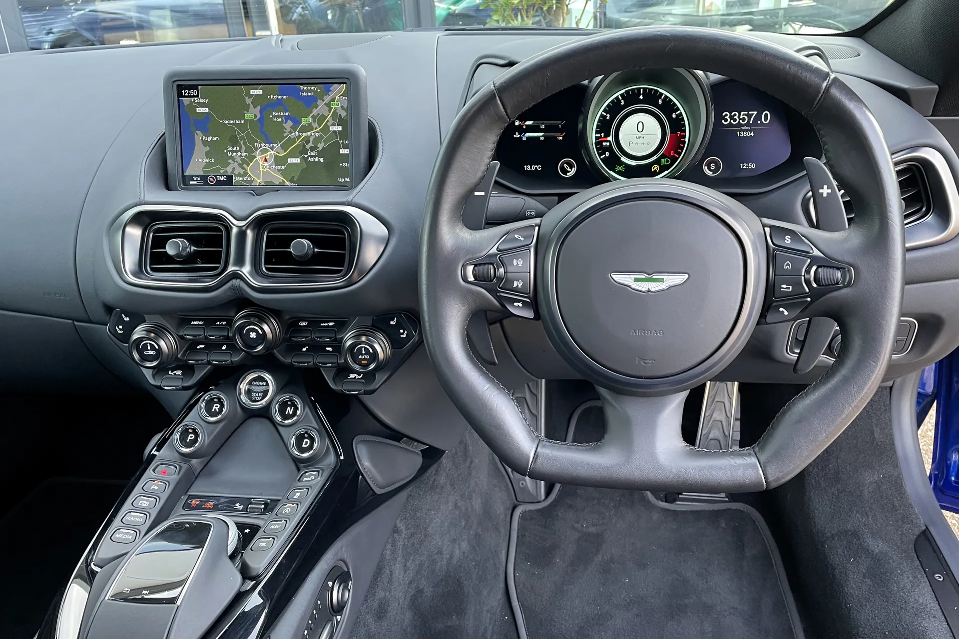 Aston Martin Vantage thumbnail image number 37
