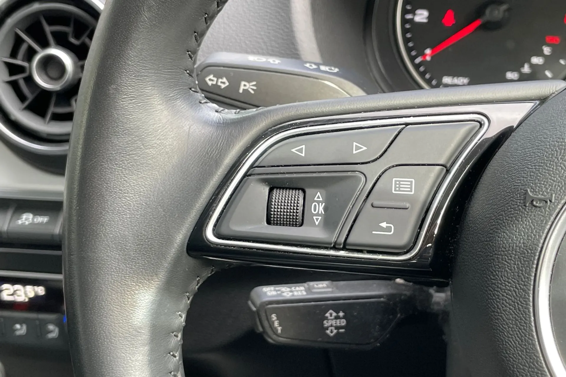 Audi Q2 thumbnail image number 56