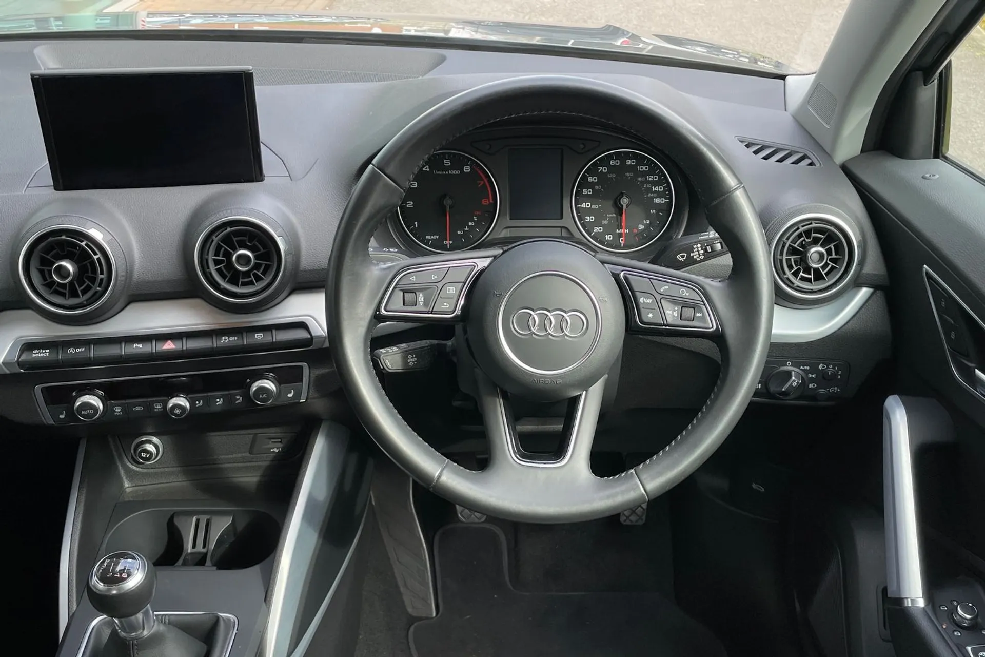 Audi Q2 thumbnail image number 33