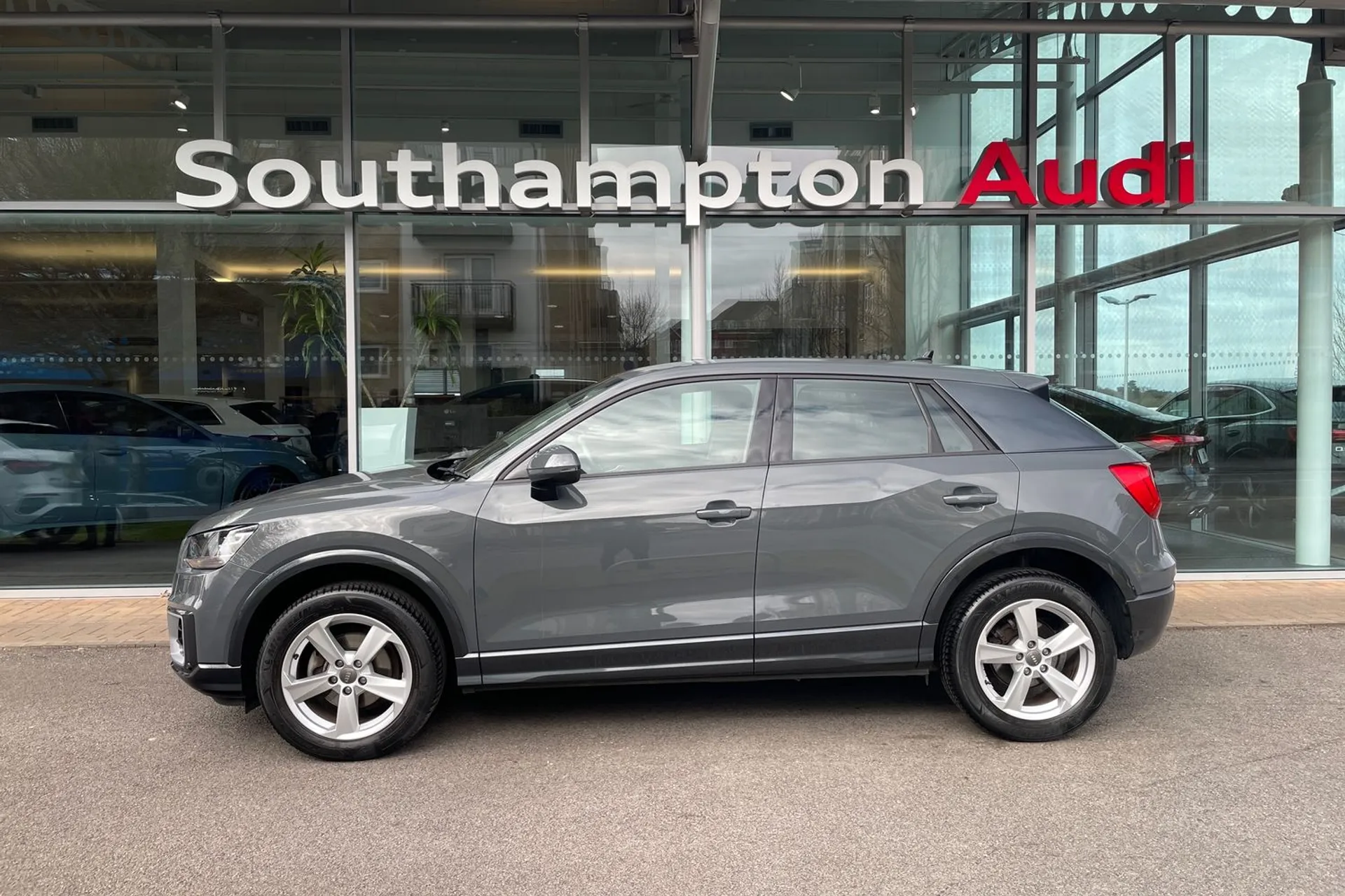 Audi Q2 thumbnail image number 9
