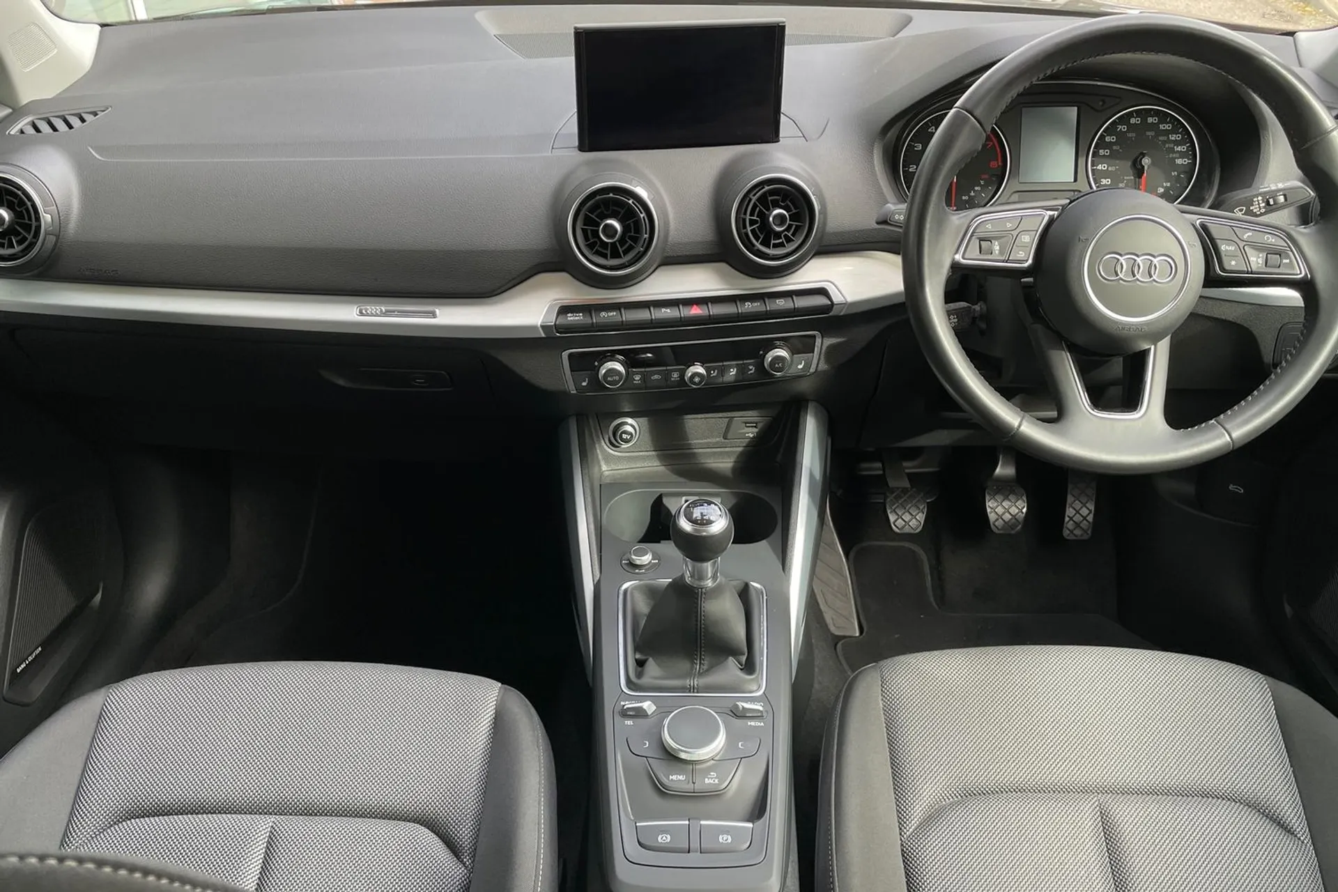 Audi Q2 thumbnail image number 34