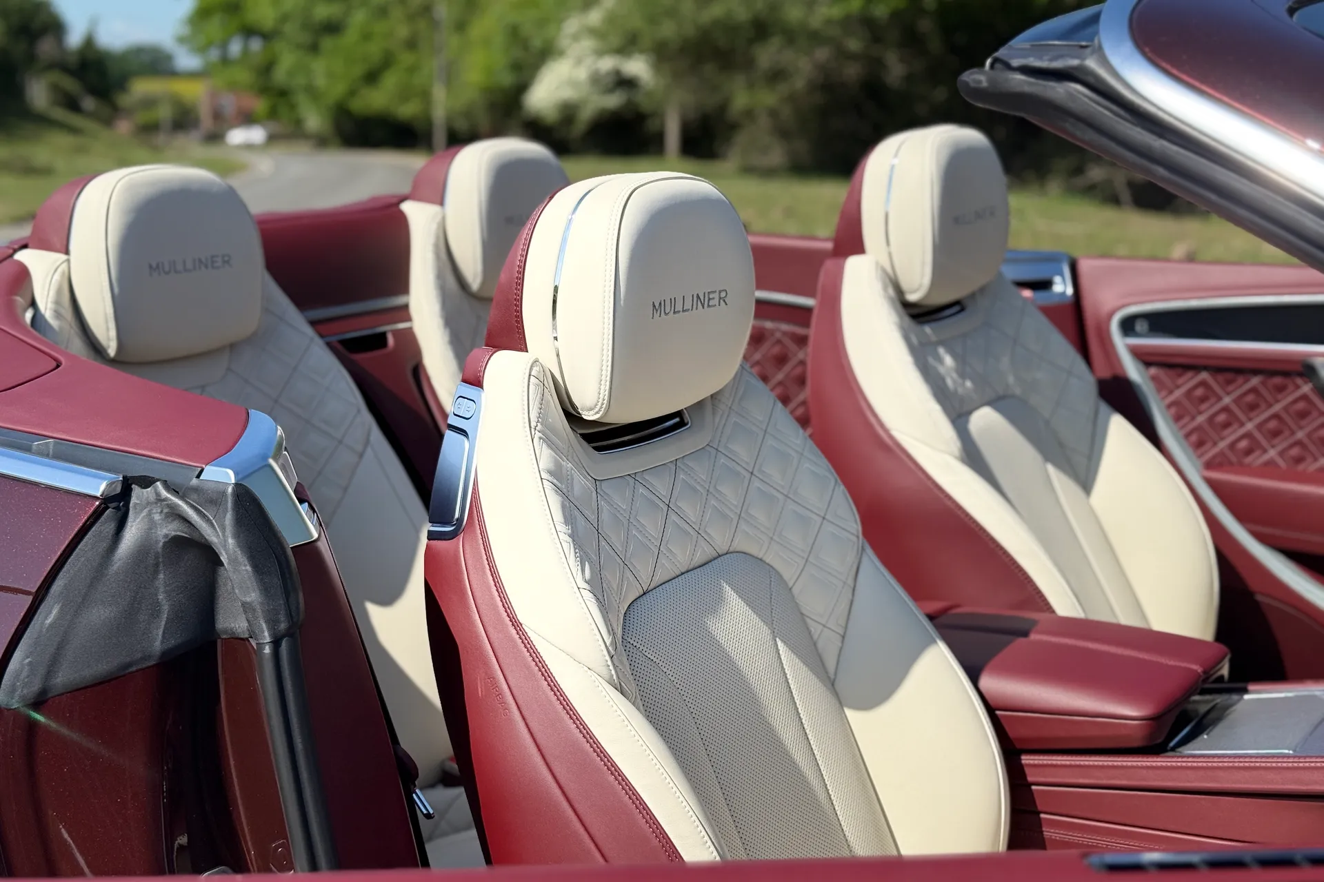 Bentley CONTINENTAL GTC thumbnail image number 34