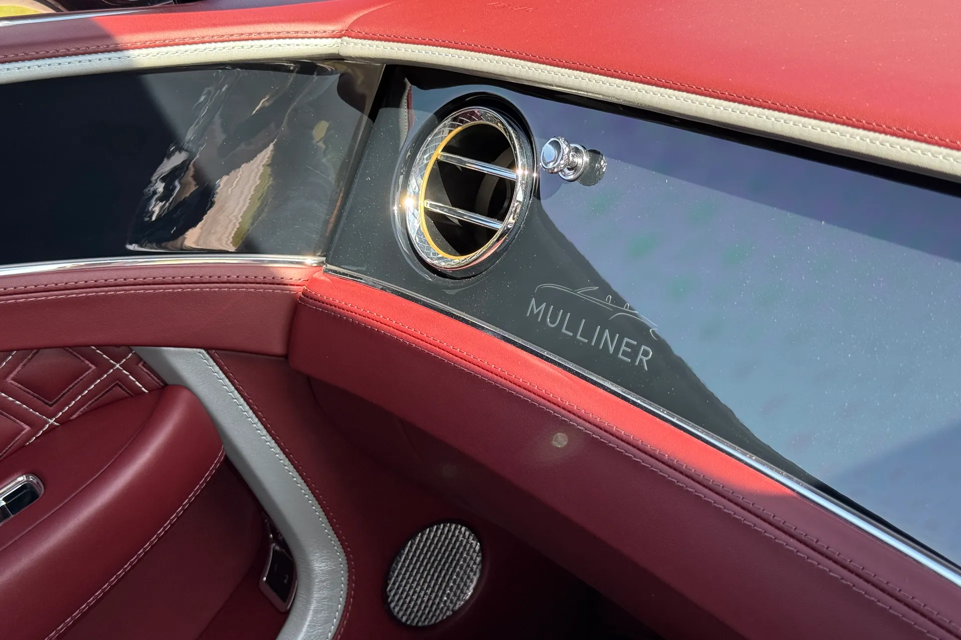 Bentley CONTINENTAL GTC thumbnail image number 49