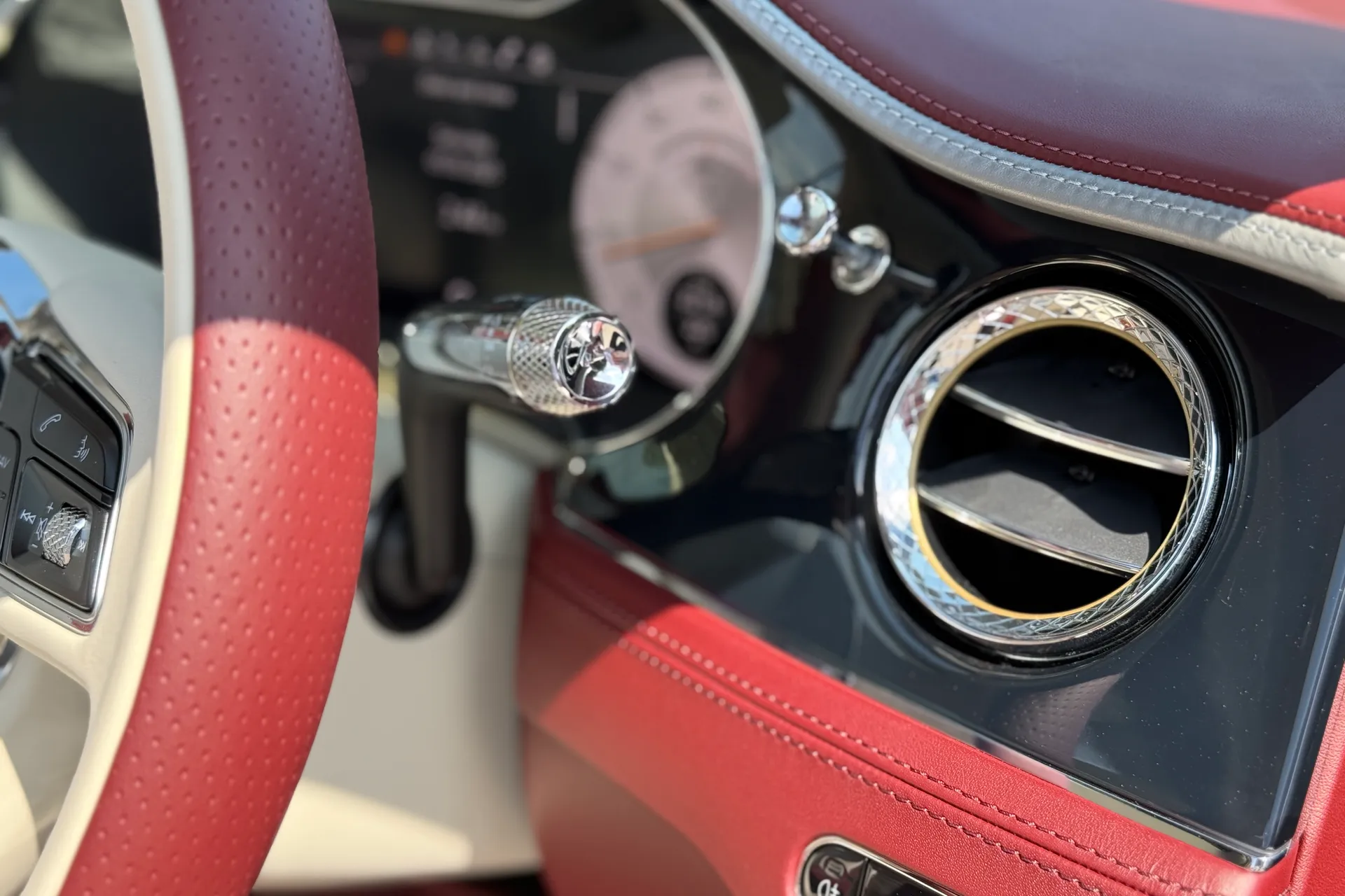 Bentley CONTINENTAL GTC thumbnail image number 14