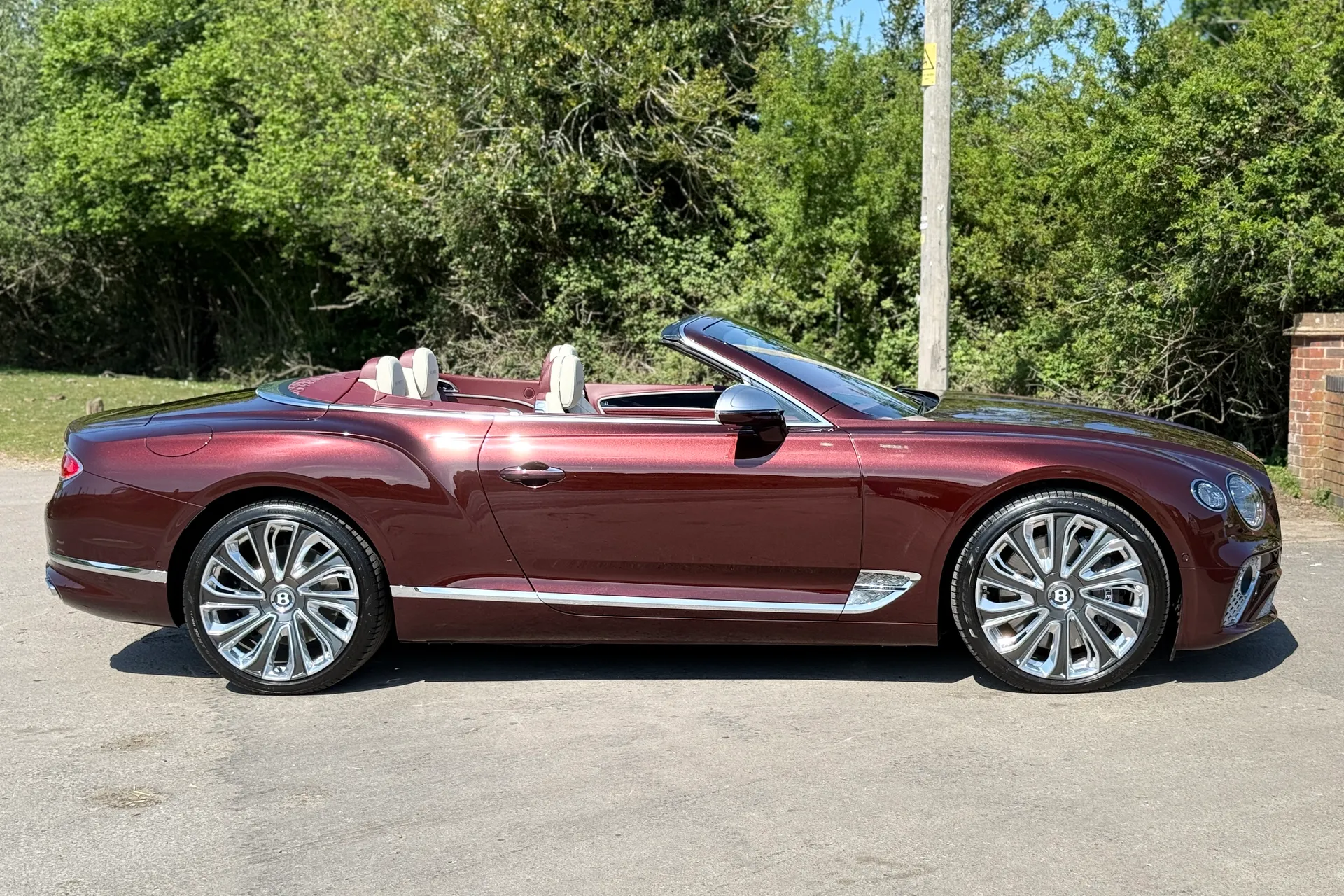 Bentley CONTINENTAL GTC thumbnail image number 33