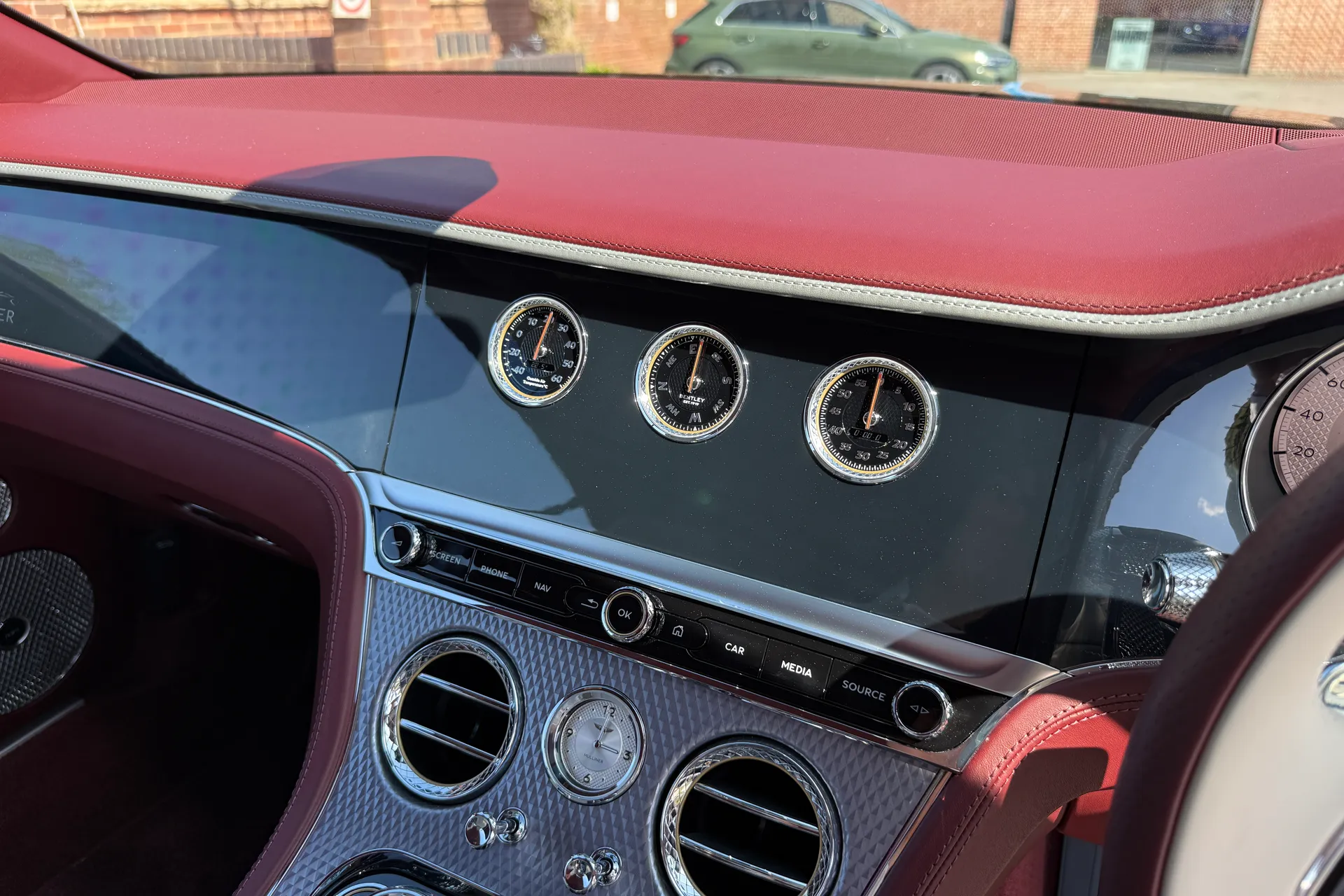 Bentley CONTINENTAL GTC thumbnail image number 51