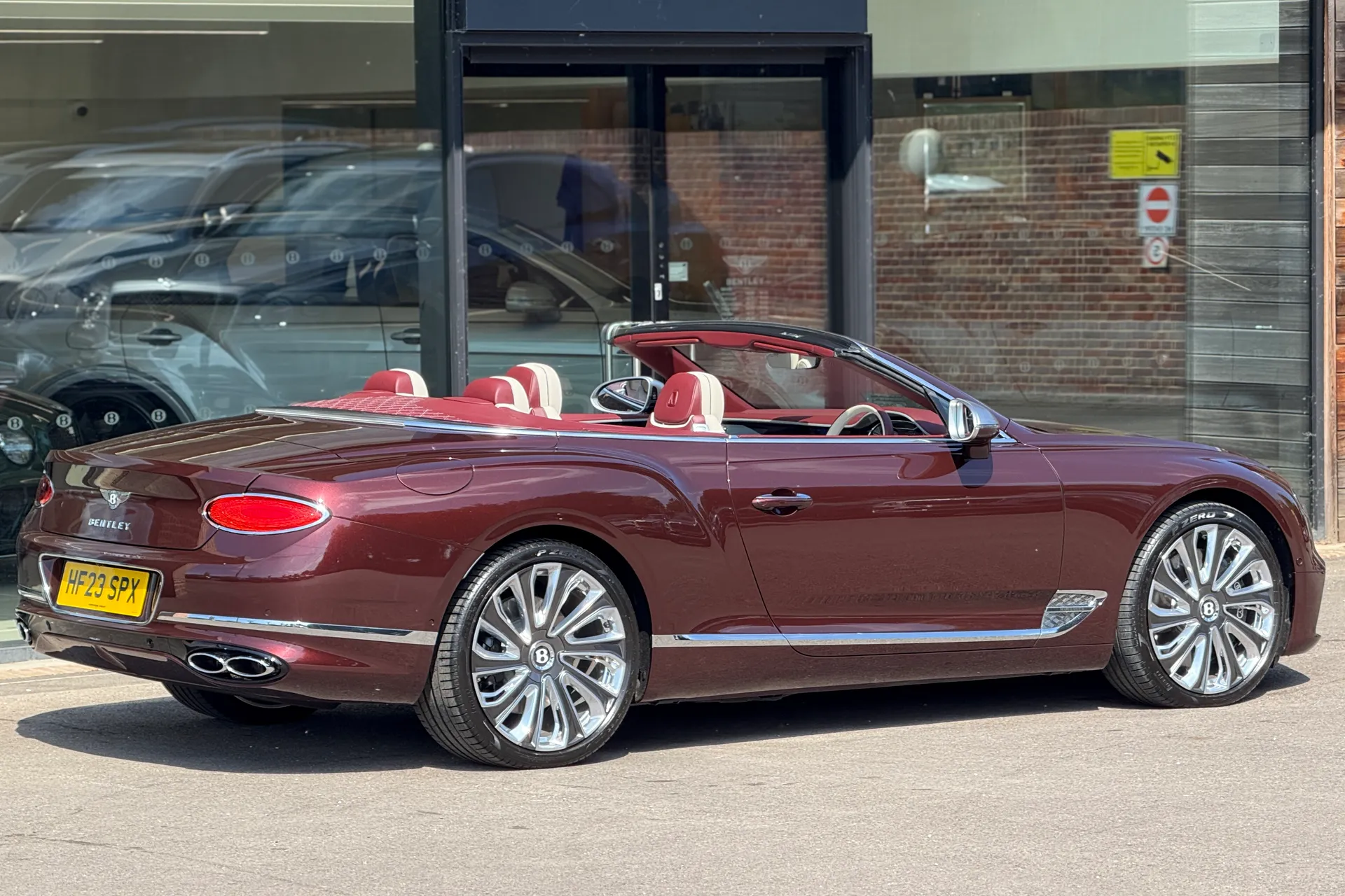 Bentley CONTINENTAL GTC thumbnail image number 11