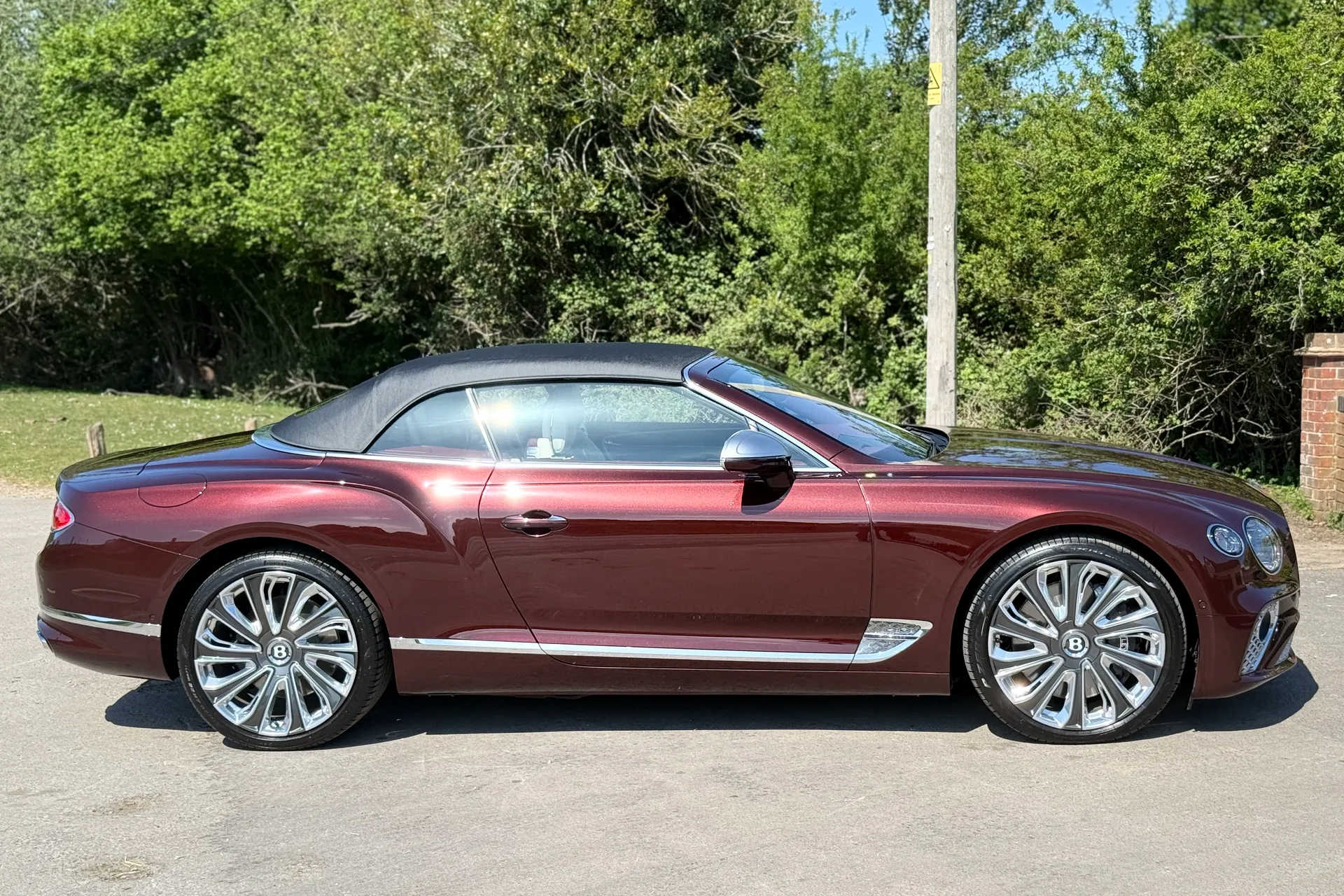 Bentley CONTINENTAL GTC thumbnail image number 38