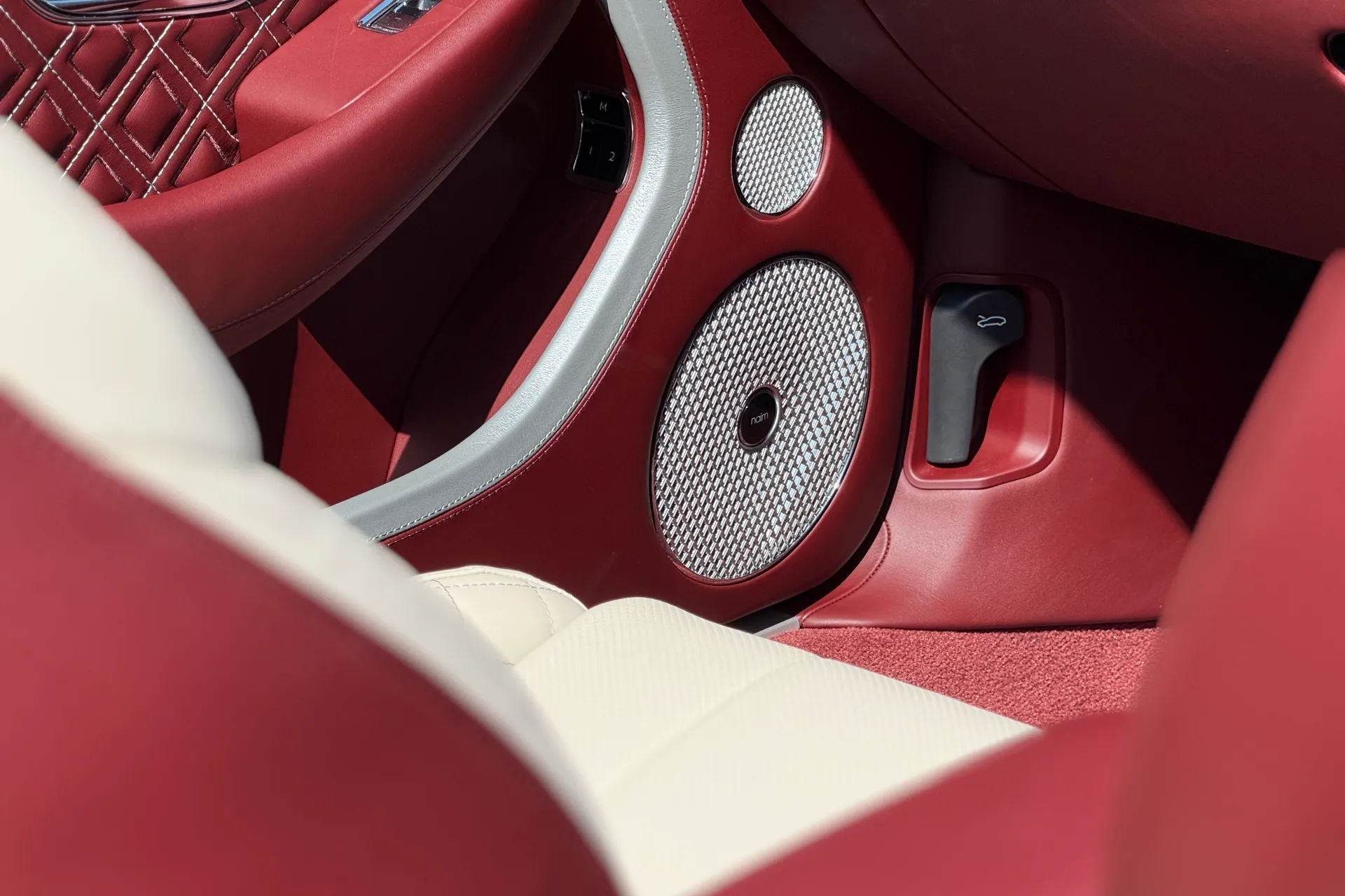 Bentley CONTINENTAL GTC thumbnail image number 21