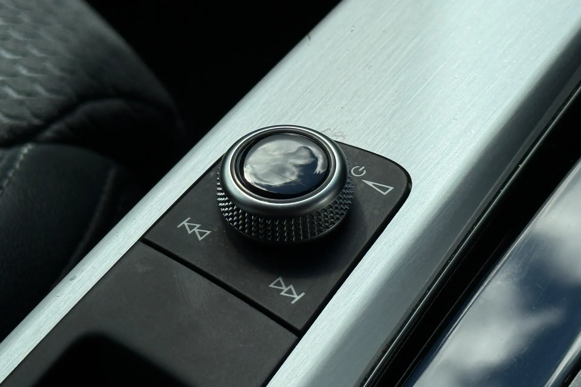 Audi A4 thumbnail image number 24