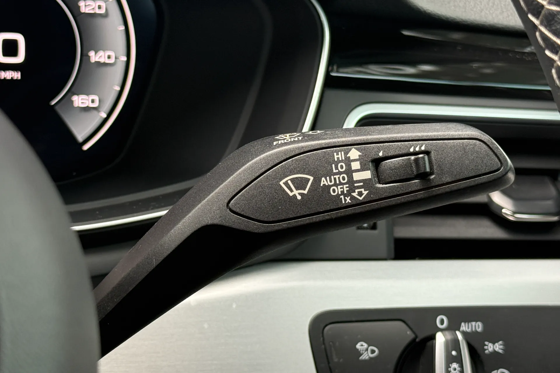 Audi A4 thumbnail image number 19