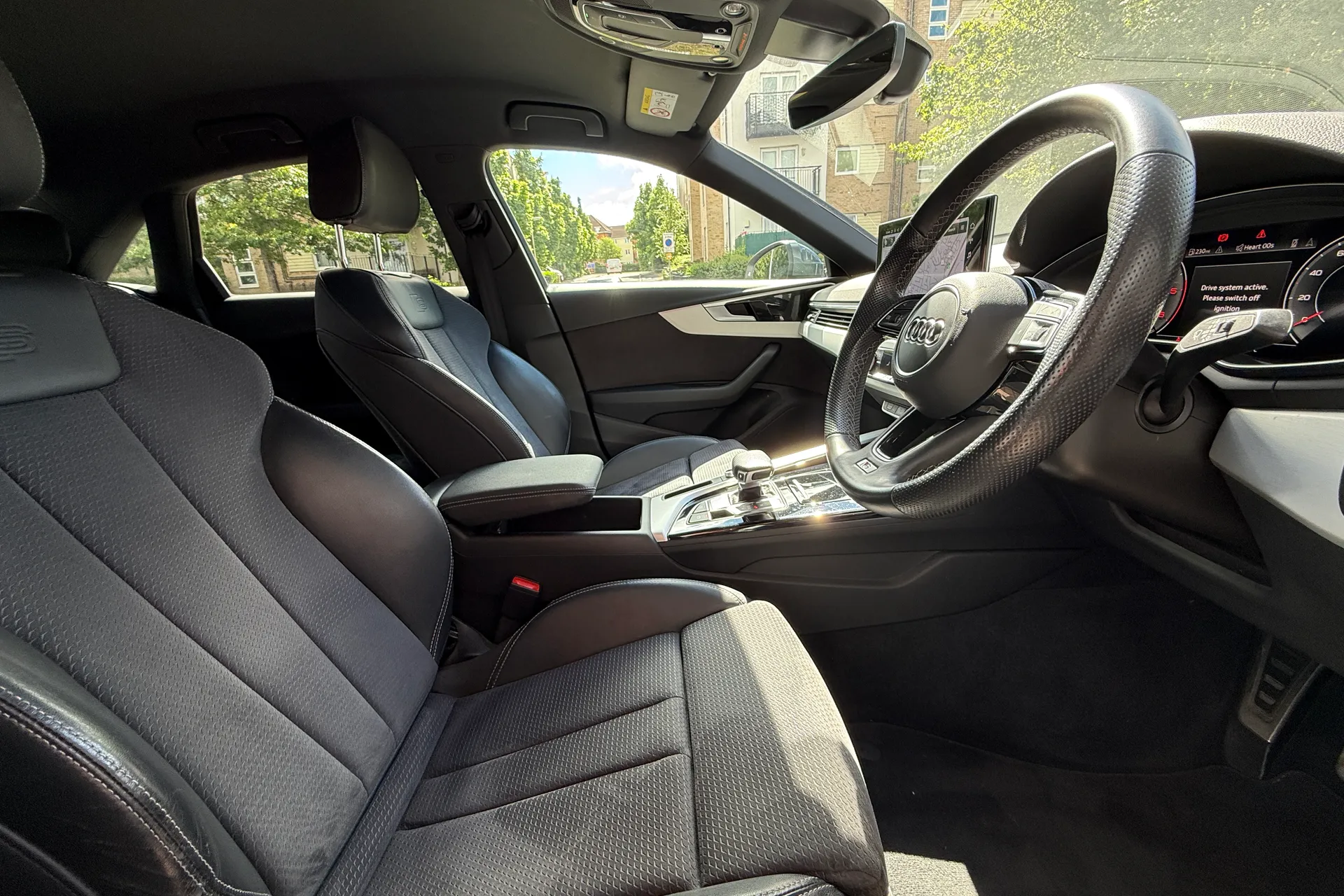 Audi A4 thumbnail image number 35