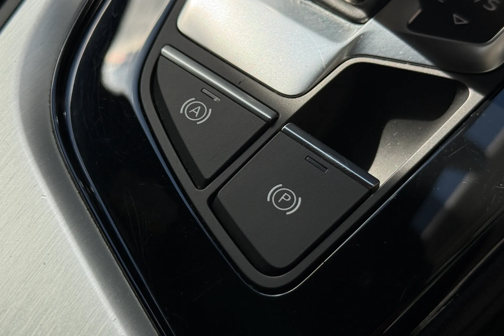 Audi A4 thumbnail image number 28