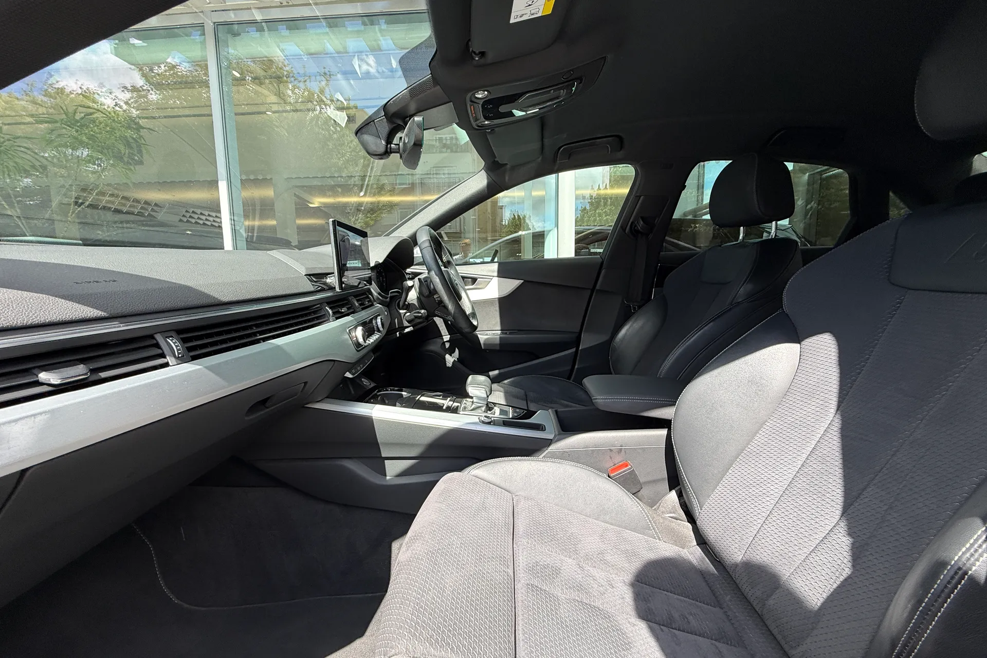 Audi A4 thumbnail image number 53
