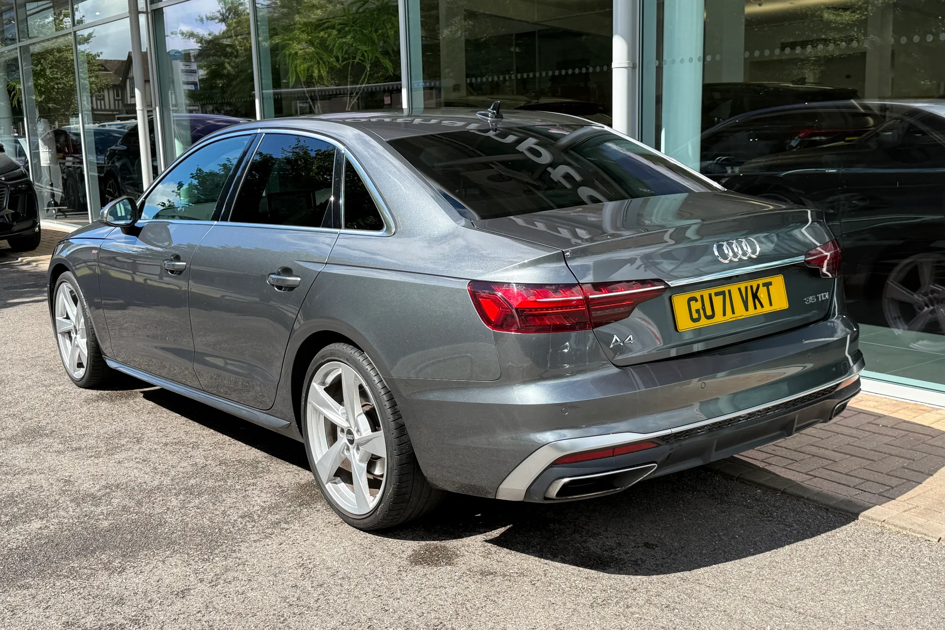 Audi A4 thumbnail image number 11