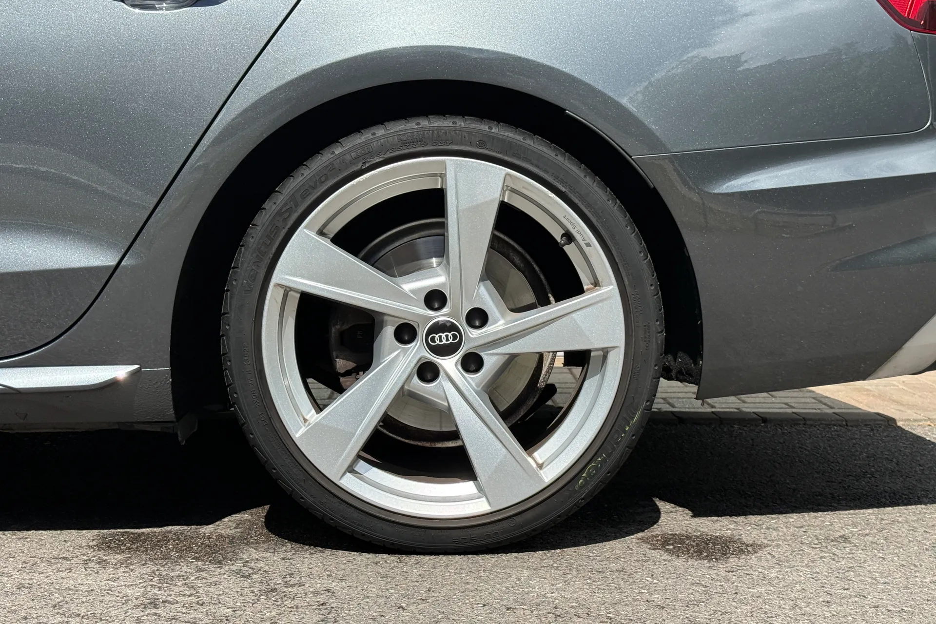 Audi A4 thumbnail image number 12