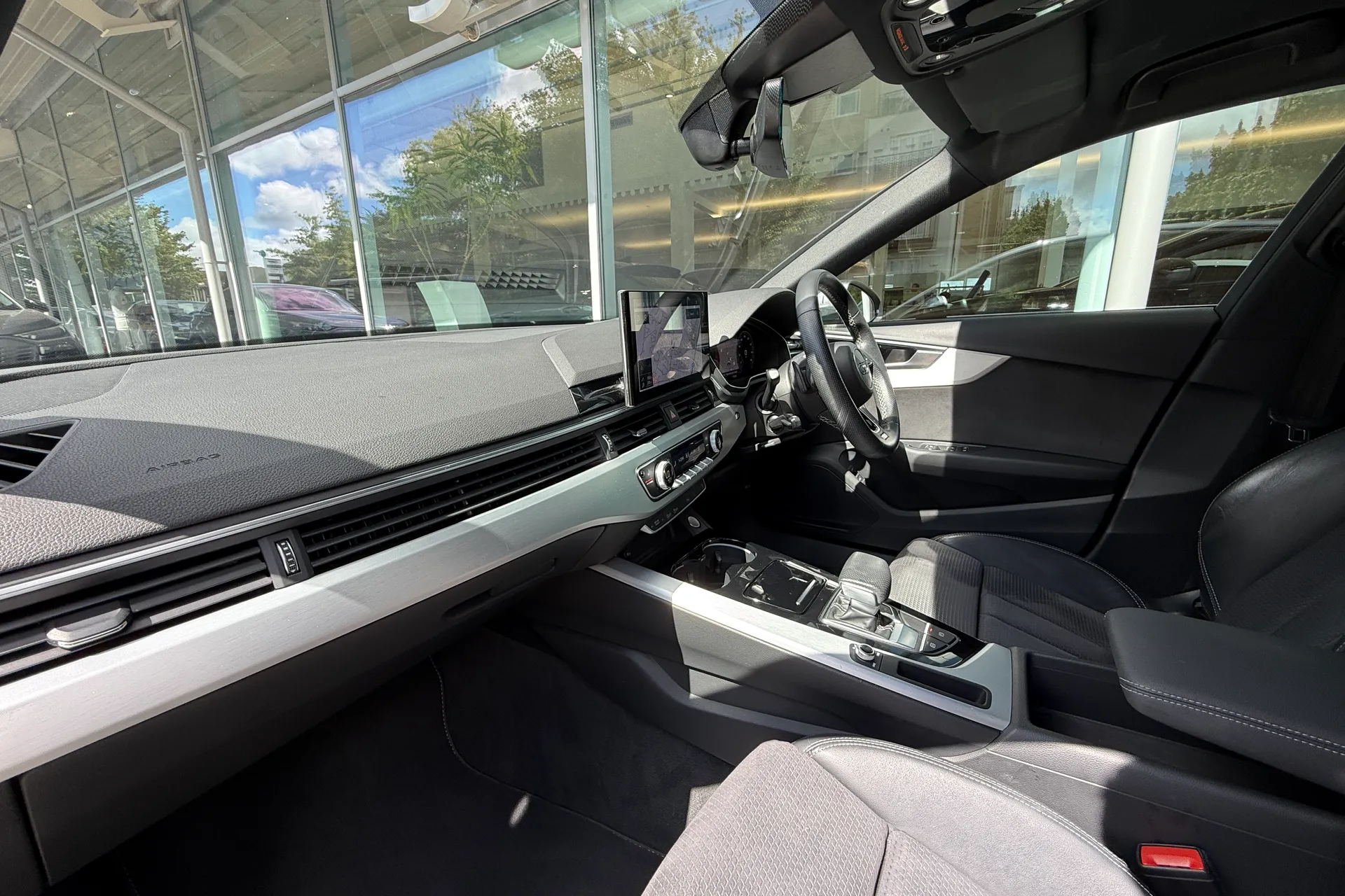Audi A4 thumbnail image number 10