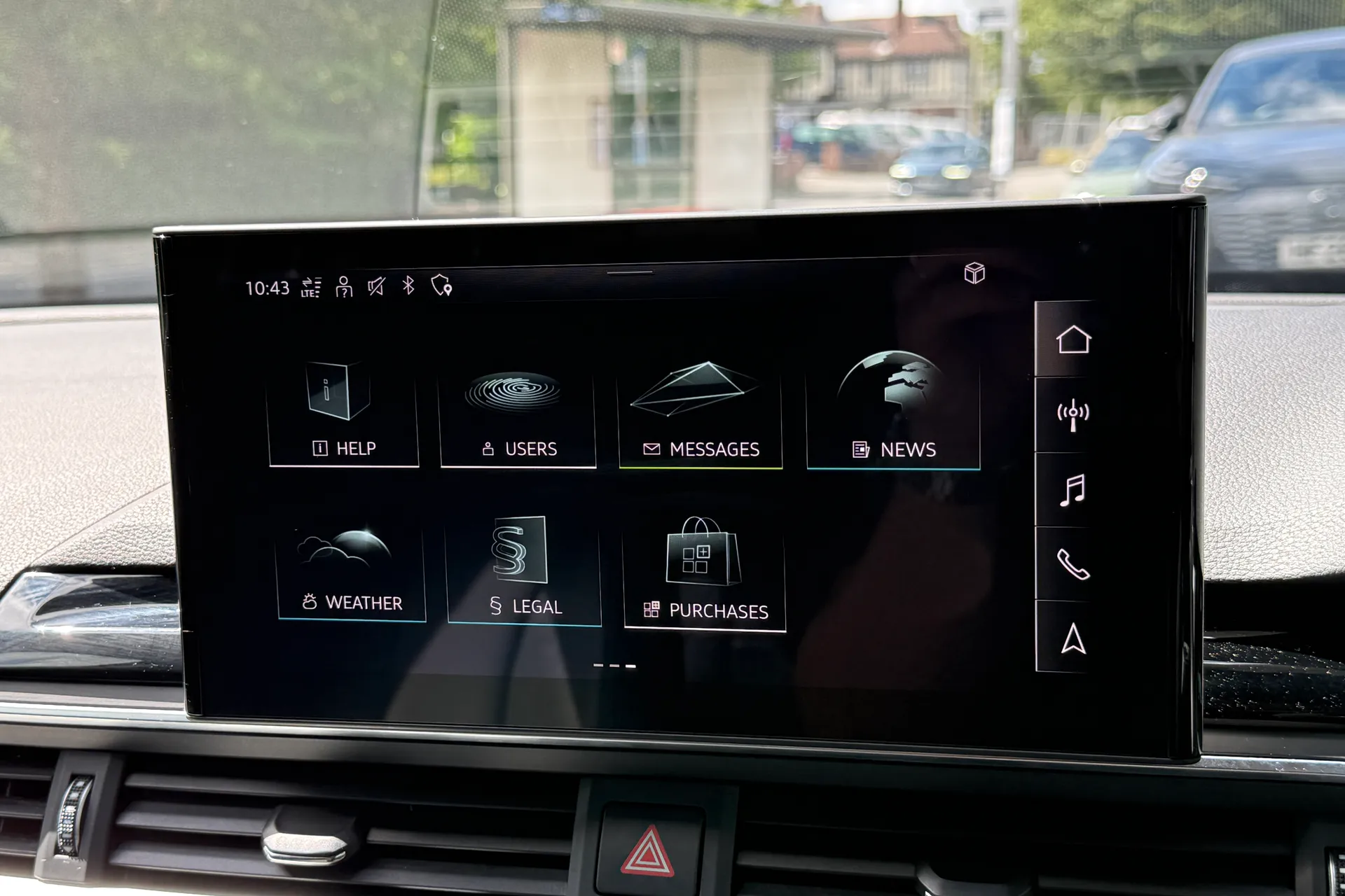 Audi A4 thumbnail image number 33