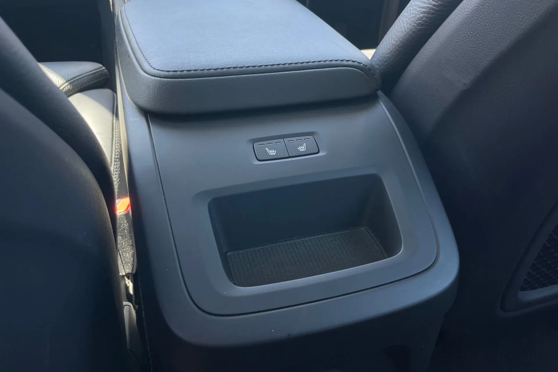 Volvo XC60 thumbnail image number 31