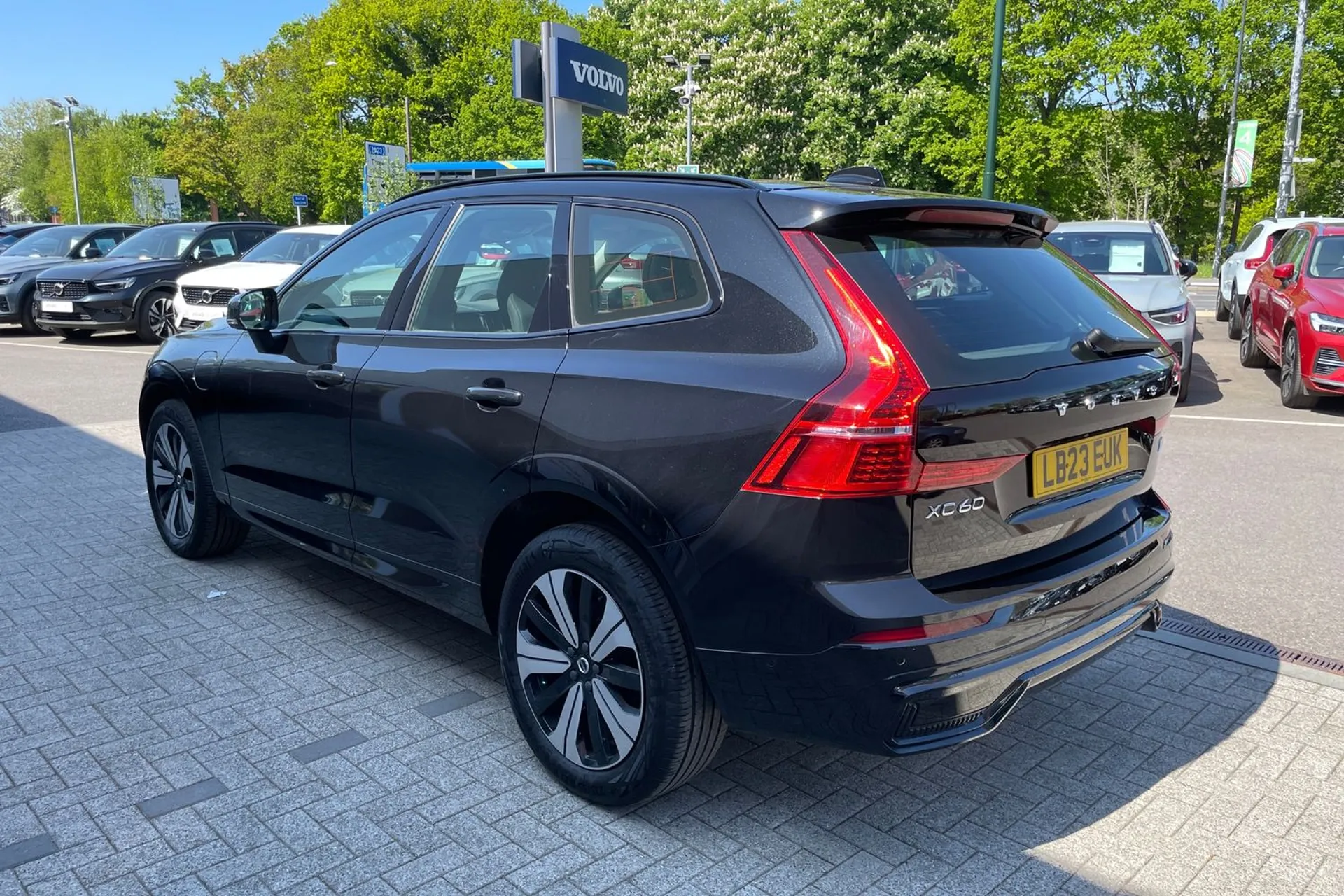 Volvo XC60 thumbnail image number 9