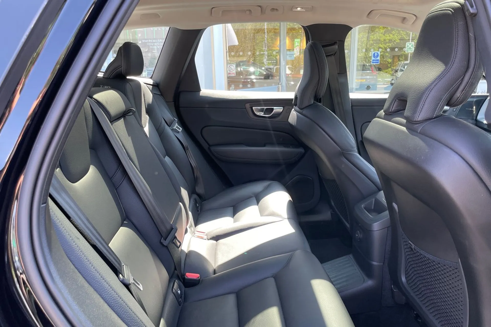 Volvo XC60 thumbnail image number 22