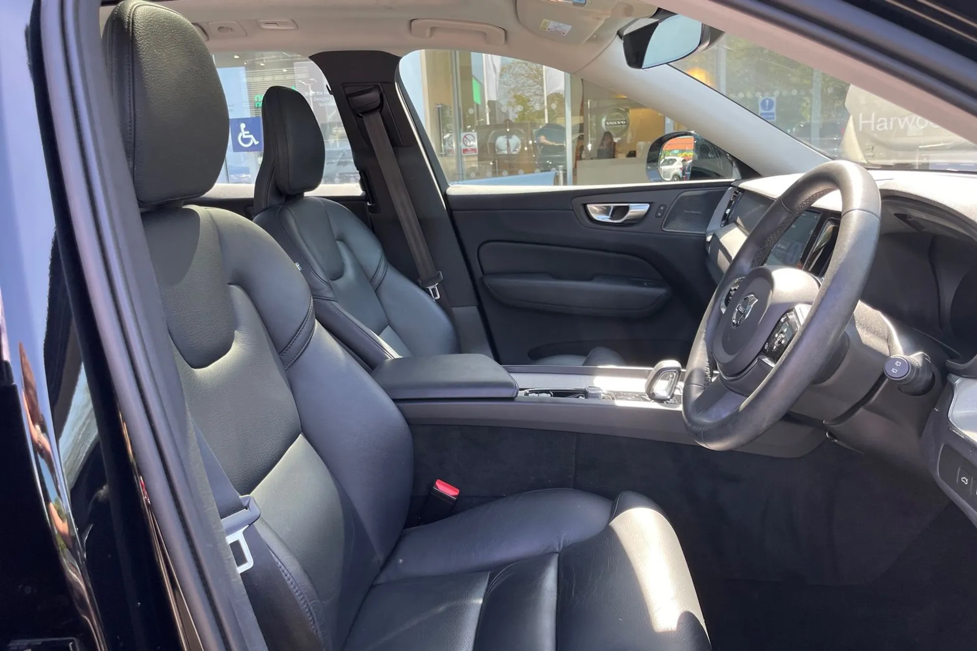 Volvo XC60 thumbnail image number 25
